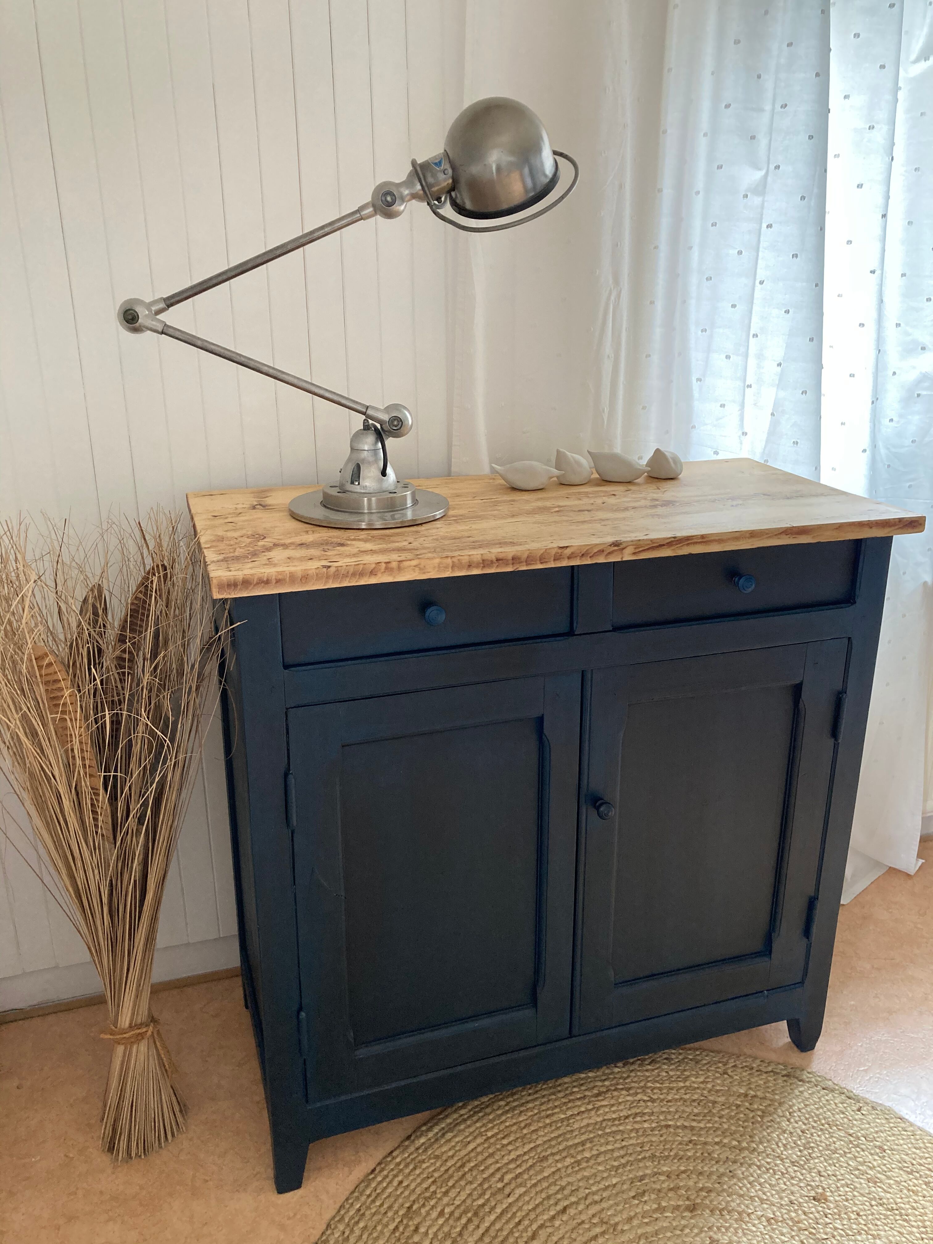 Blue parisian buffet