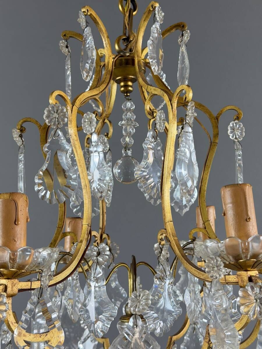 Crystal chandelier and gilded brass, Louis XV style, 19th century.