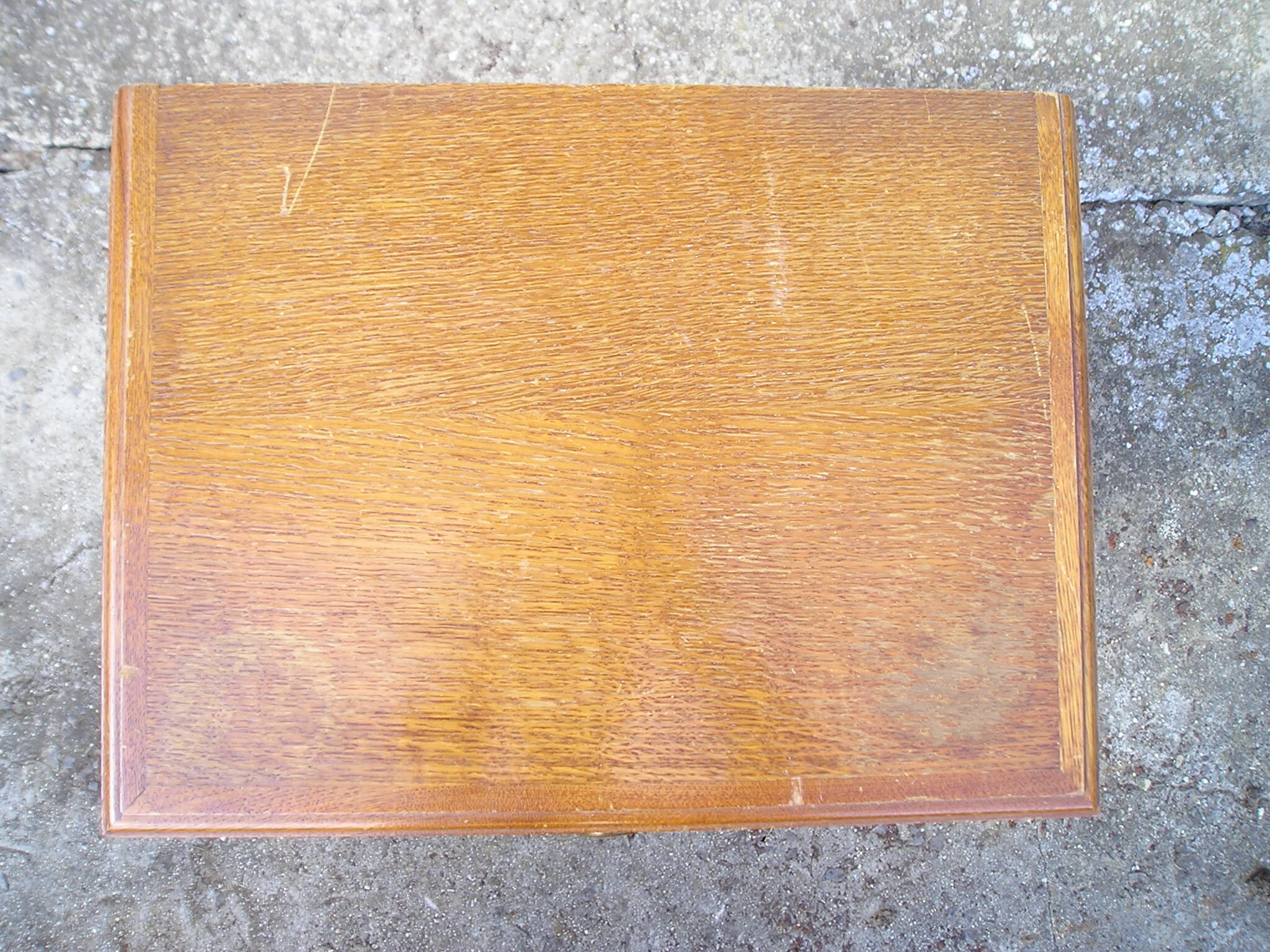 Oak bedside or sofa tip, compass feet and 1 drawer