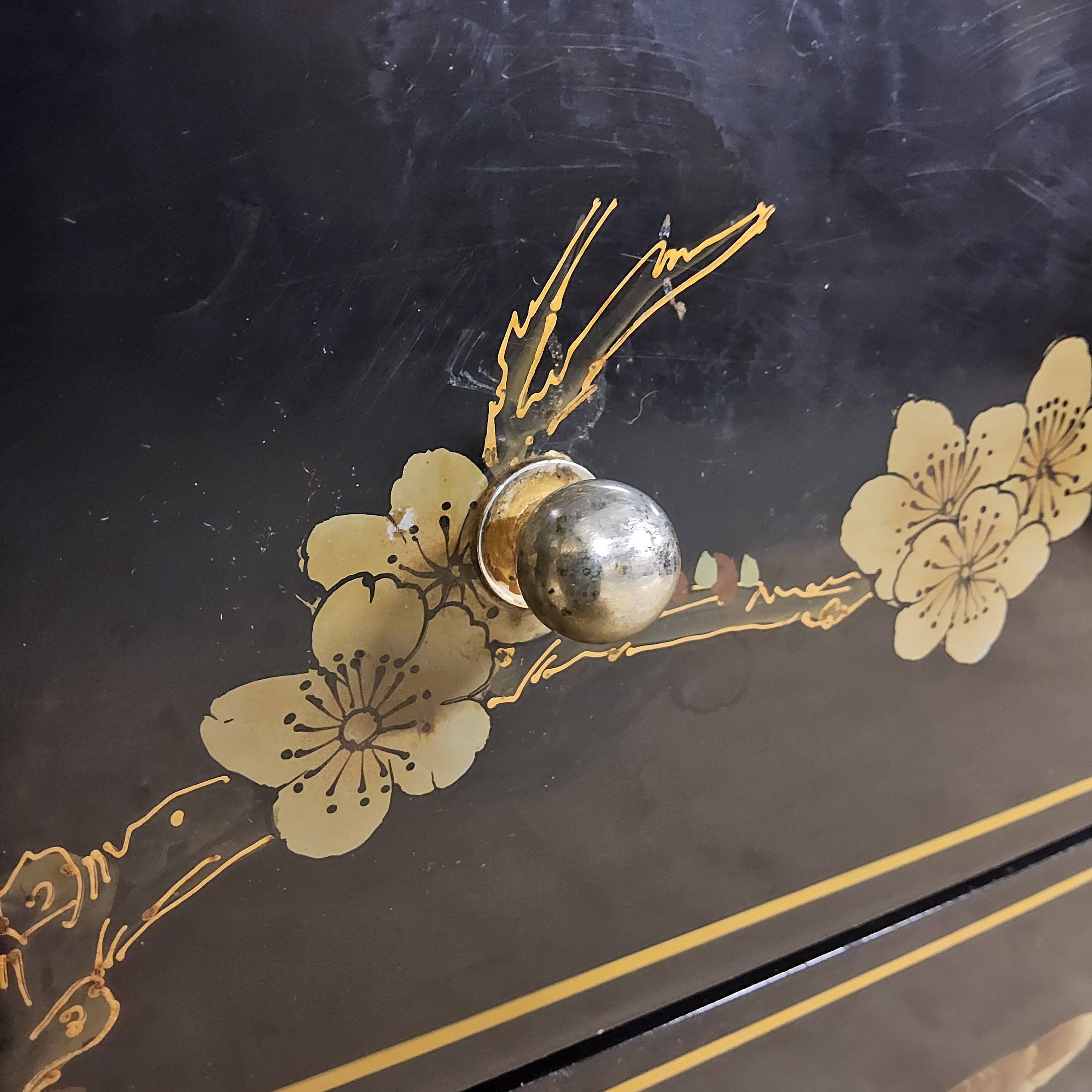 Vintage Chinese sideboard / lacquer cabinet (black / birds) Bohemian