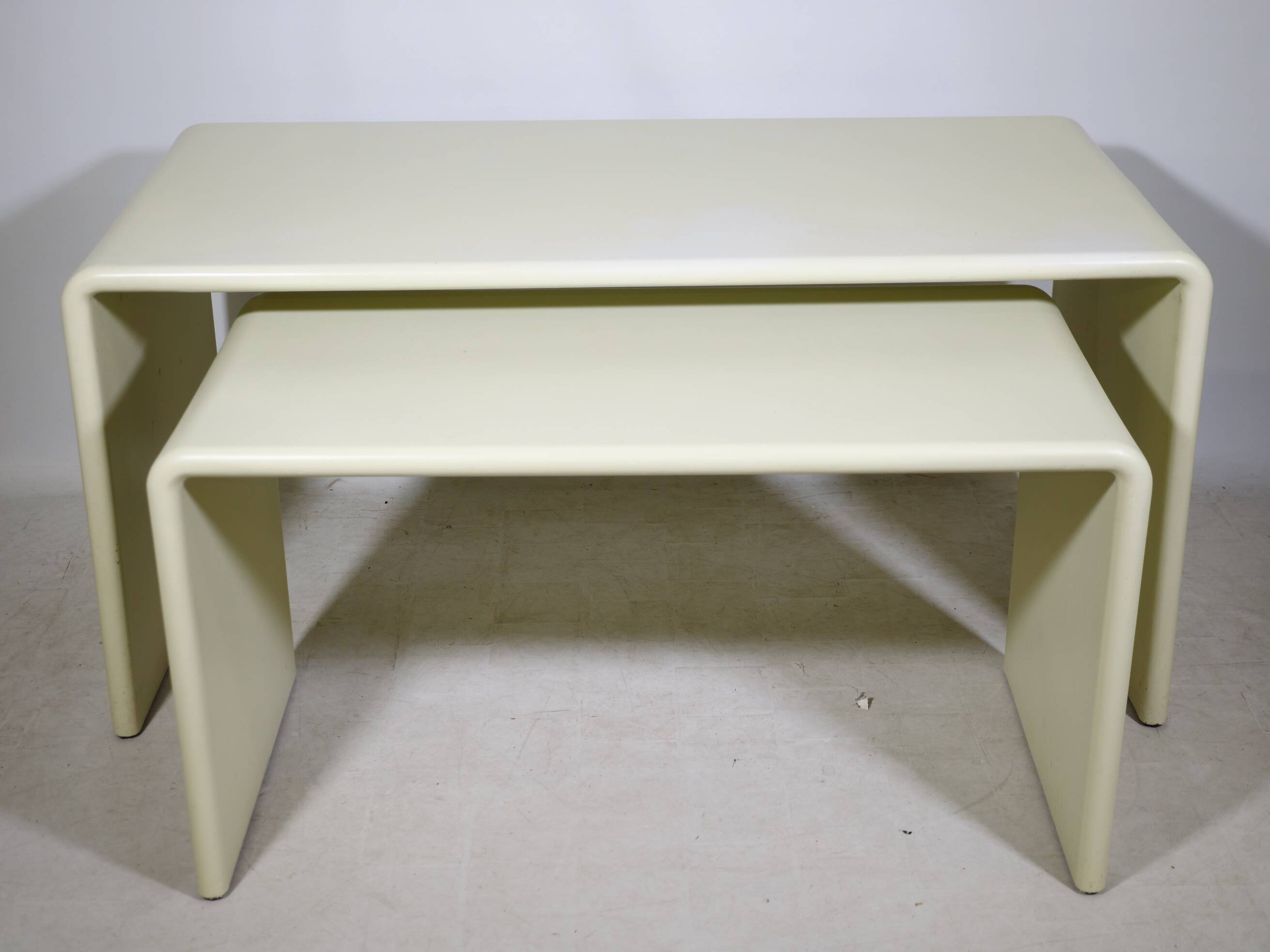 Space Age nesting desk in fiberglass, set of 2, 1970s