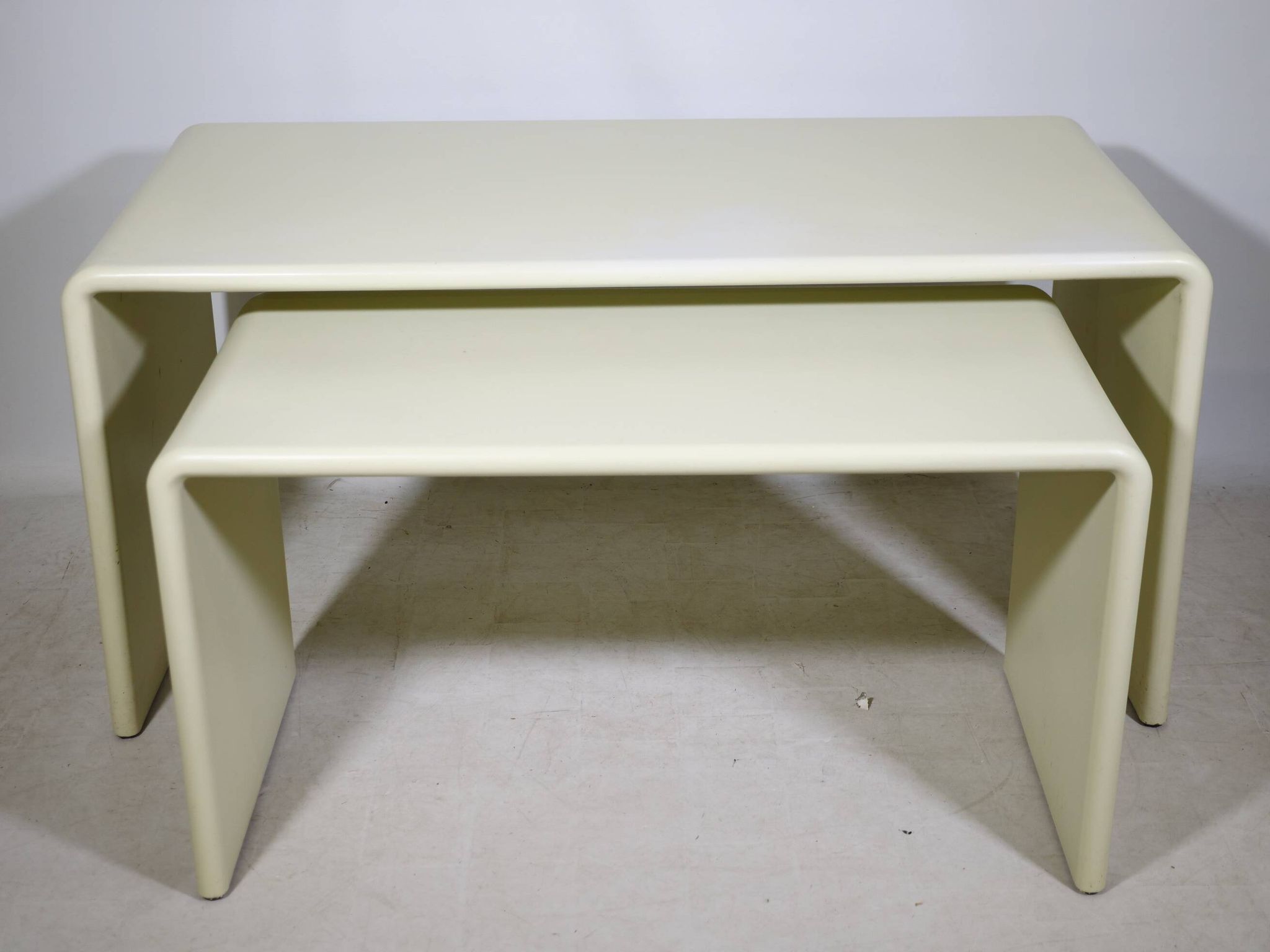 Space Age nesting desk in fiberglass, set of 2, 1970s
