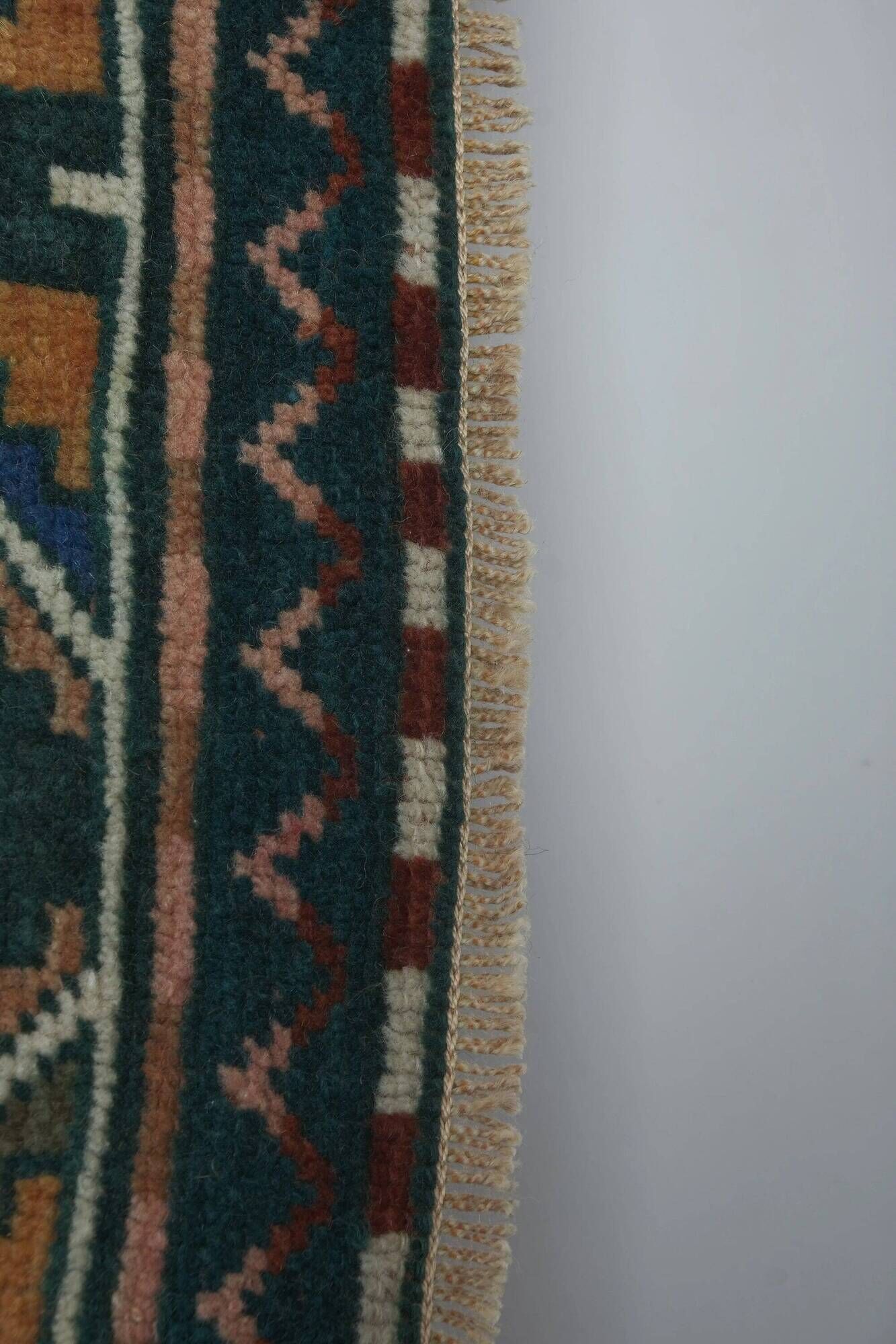 Vintage handmade Turkish rug 180x305 cm