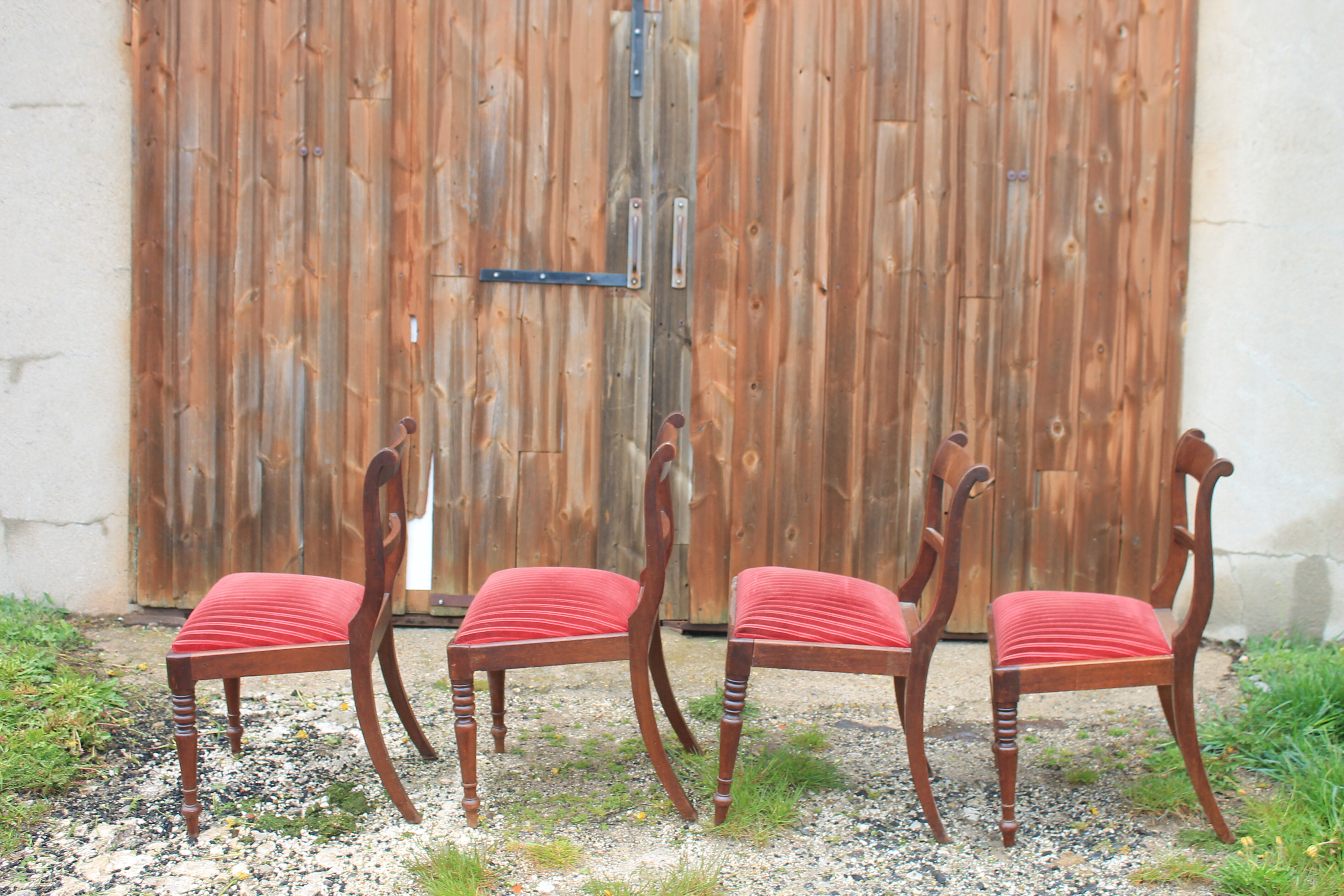 Set of 4 board chairs