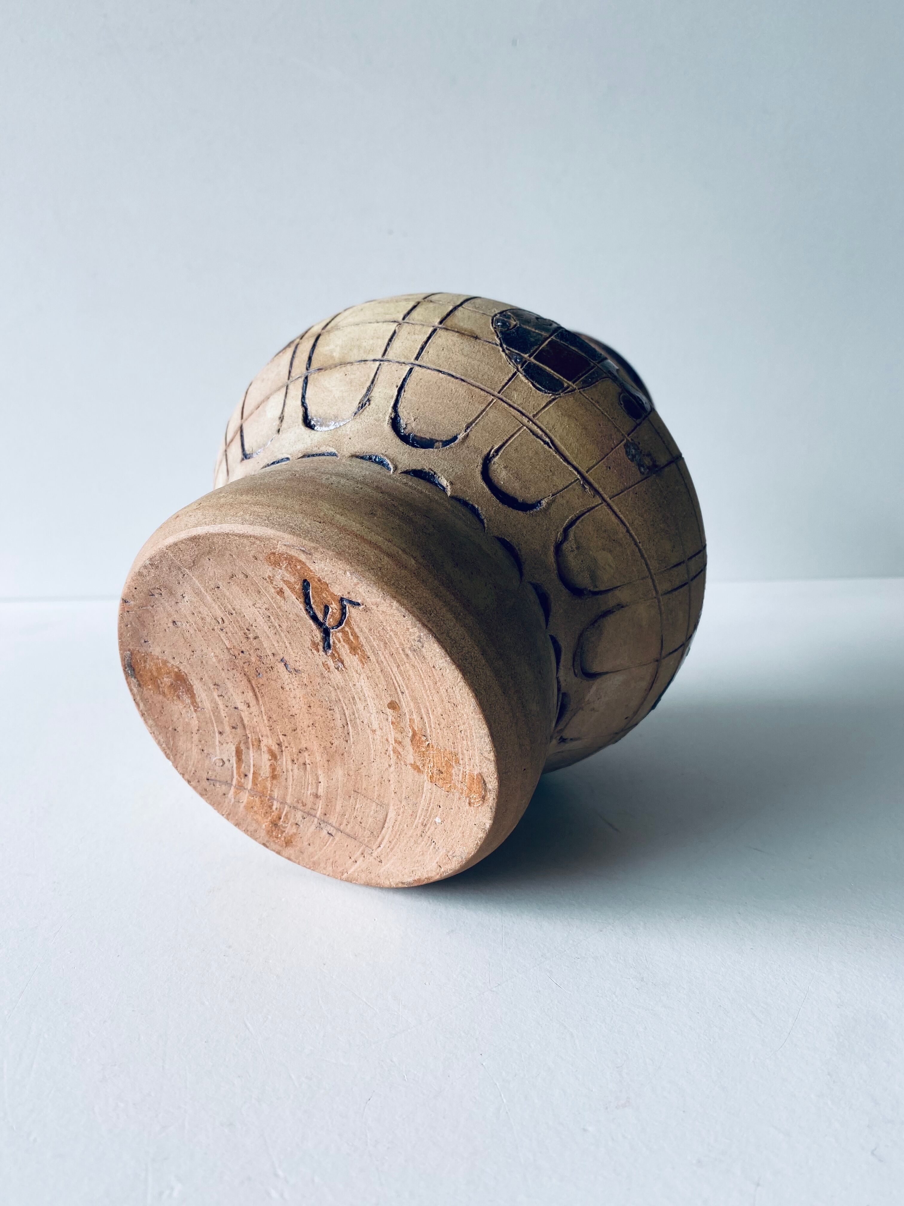 Ceramic vase decoration fish