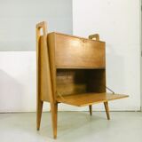 A secretary fell in the 1950s