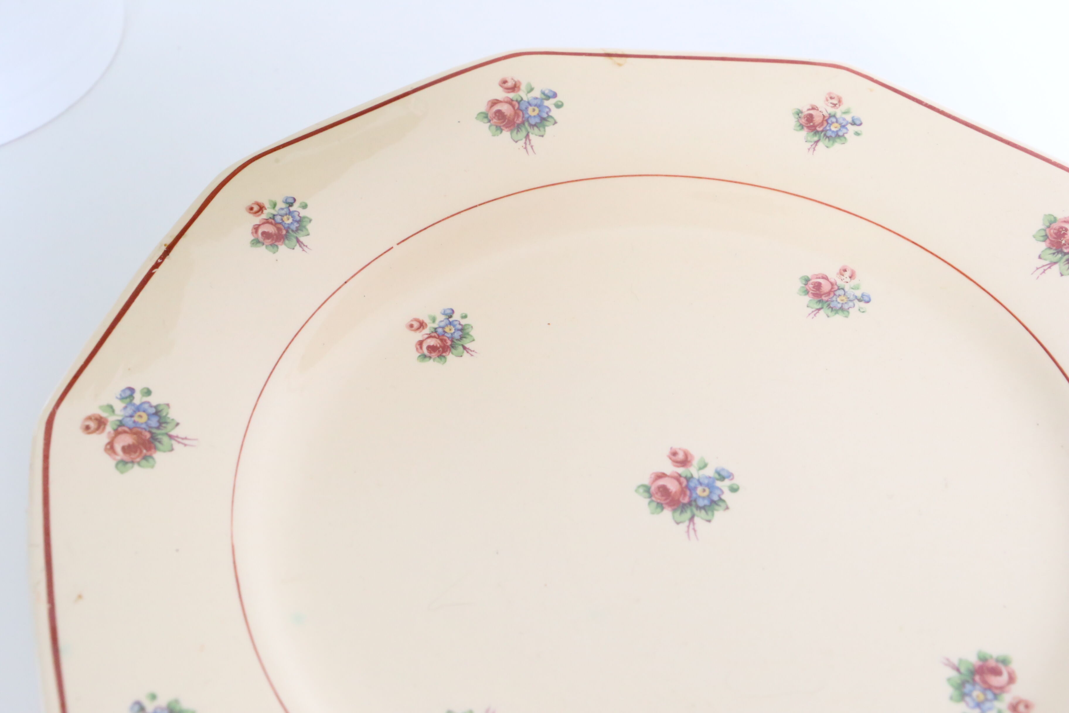 Servant dish on piedouche, Wolf Mill