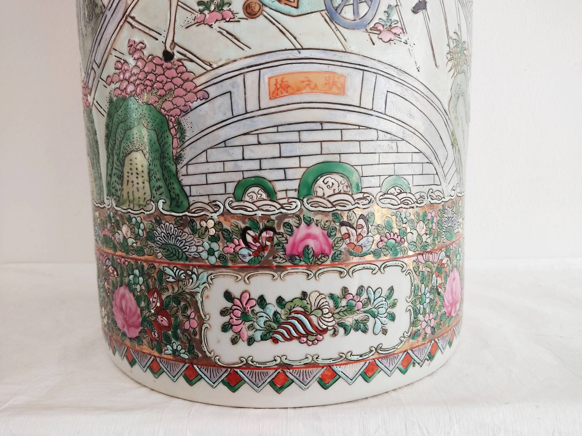 Vase rouleau de 47 cm en porcelaine de Canton Chine