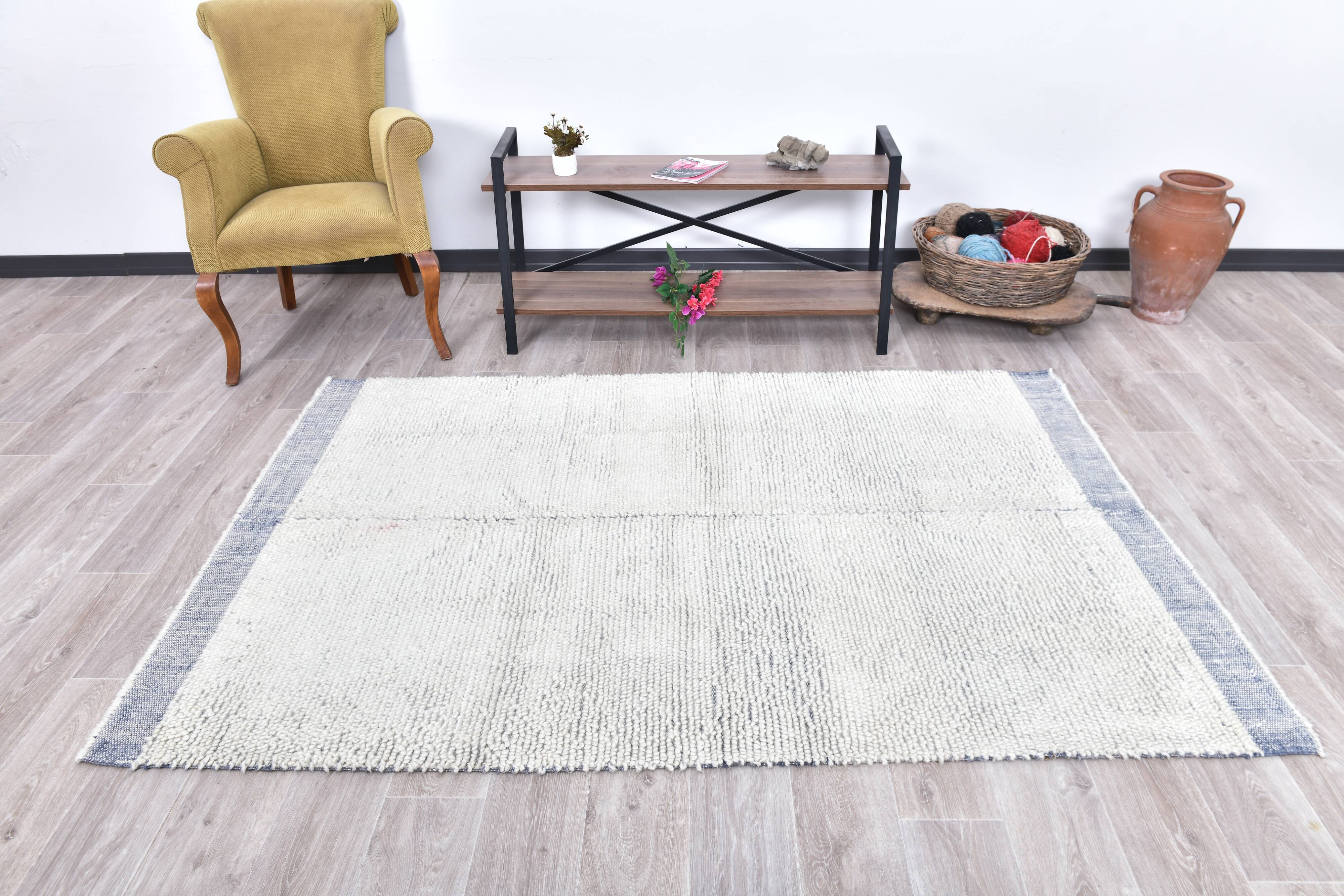 100% Wool Blue & White Moroccan Rug 136x211Cm