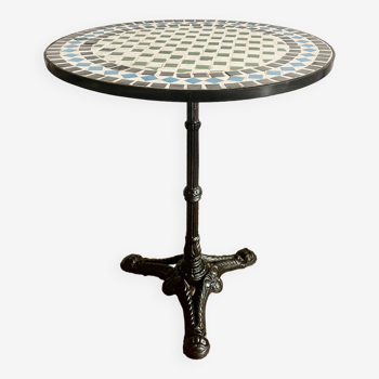 Table de bistrot avec plateau en mosaïque