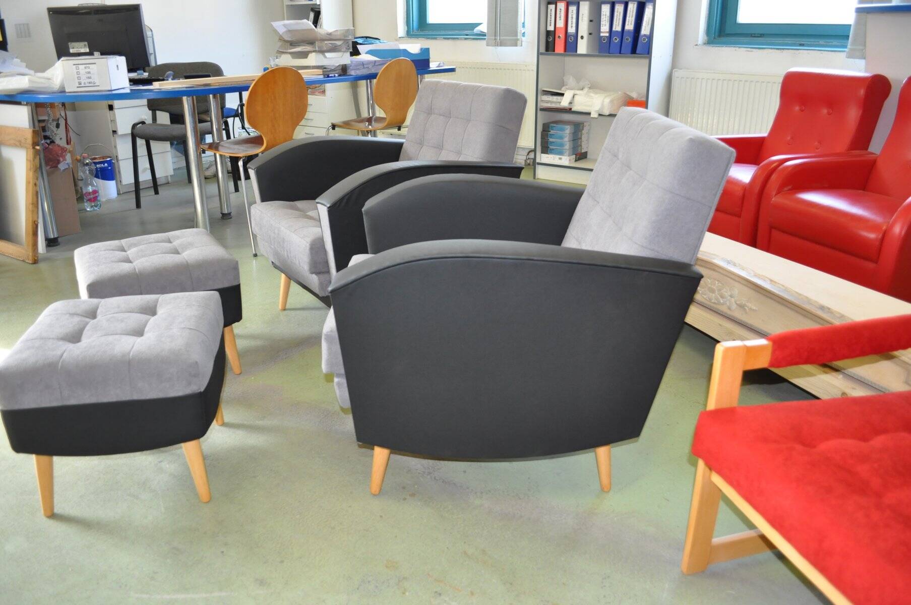Vintage 1960 set of 4 armchairs and ottomans in grey fabric and black faux leather.