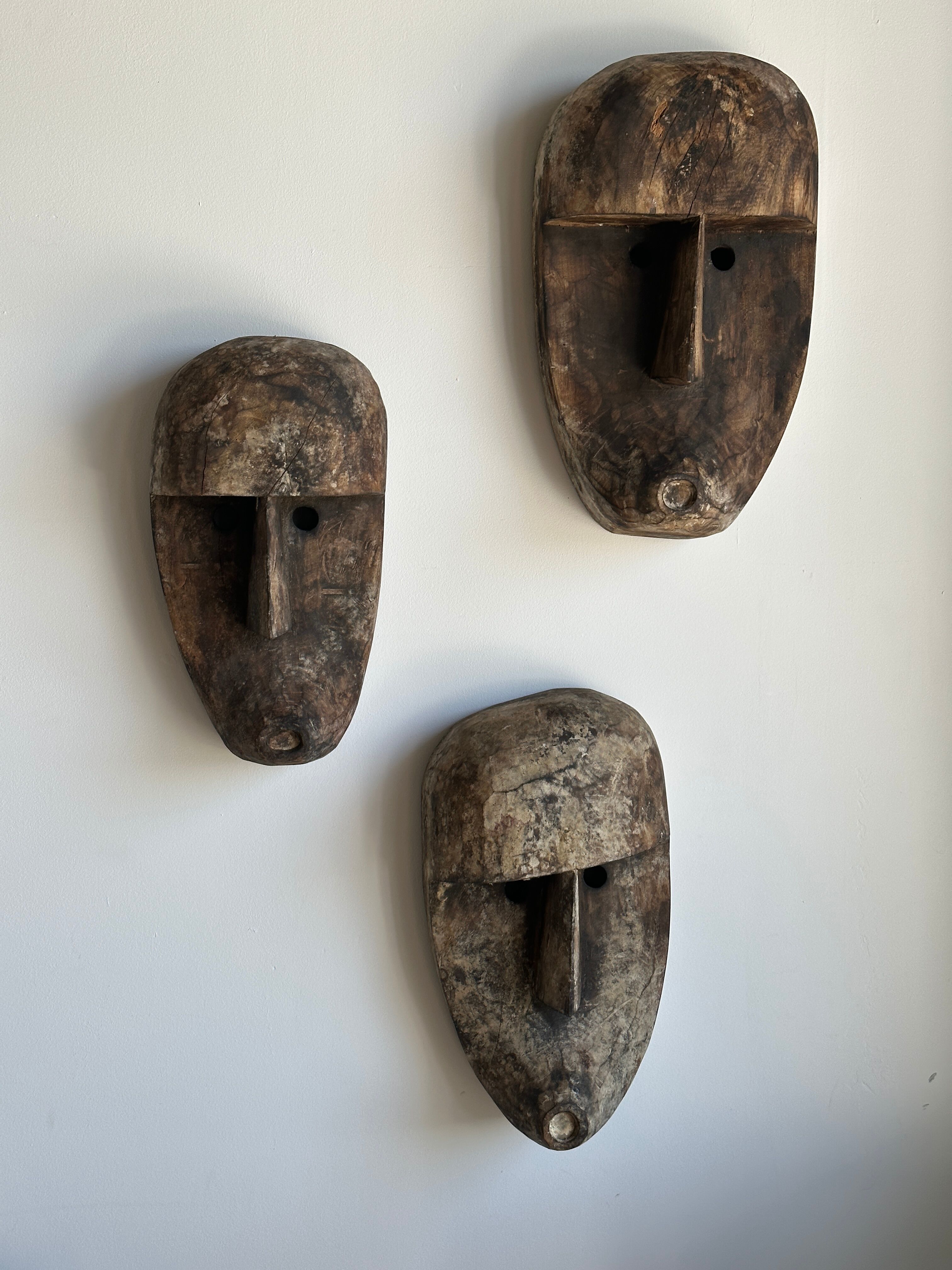 Large Timor mask in patinated wood H:50cm (1)