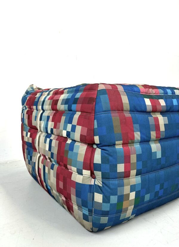 Sofa 3 places Togo Shanghai en édition limitée avec accoudoirs par Cristian Zuzunga pour Ligne Roset, 2012