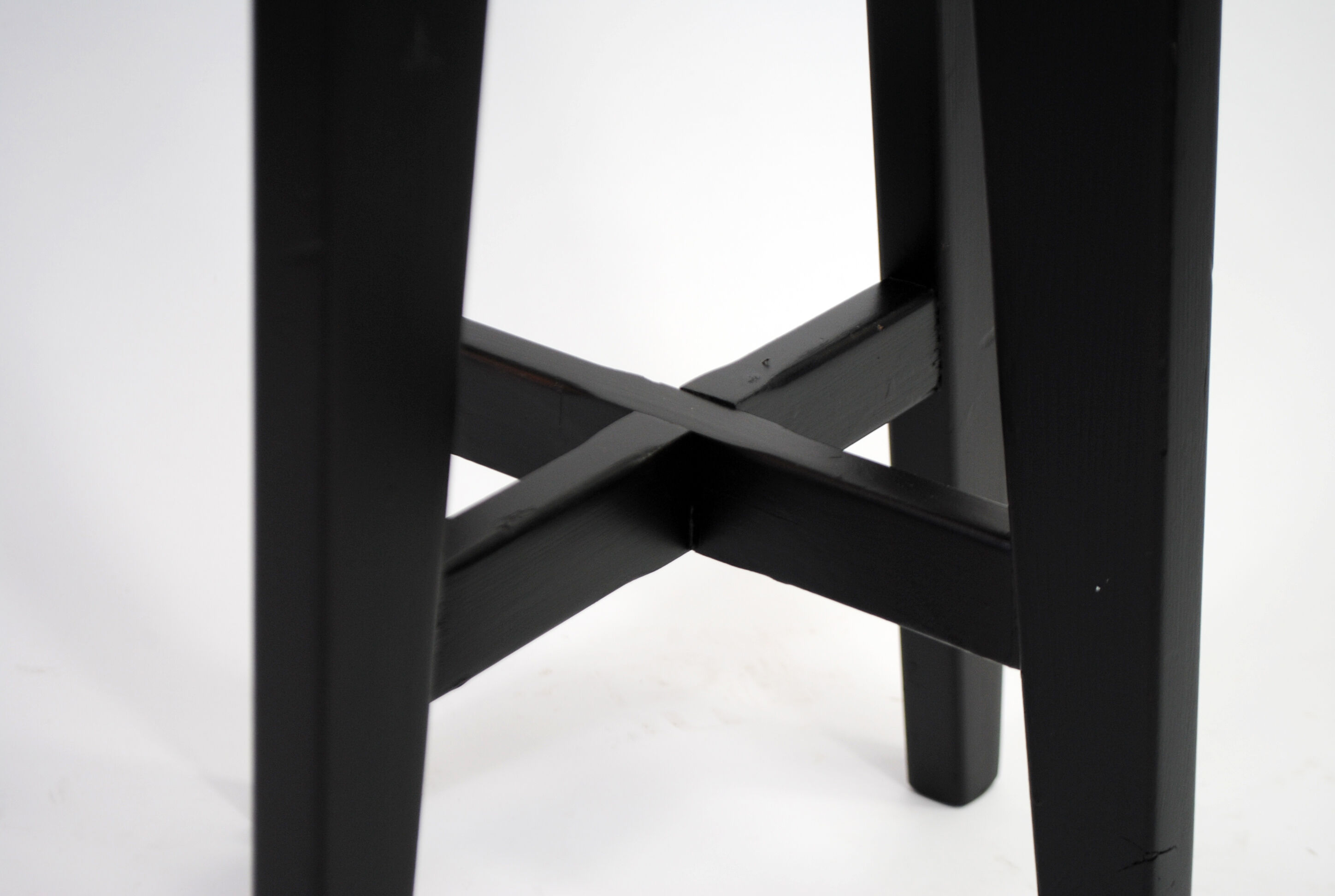 Apila barstool