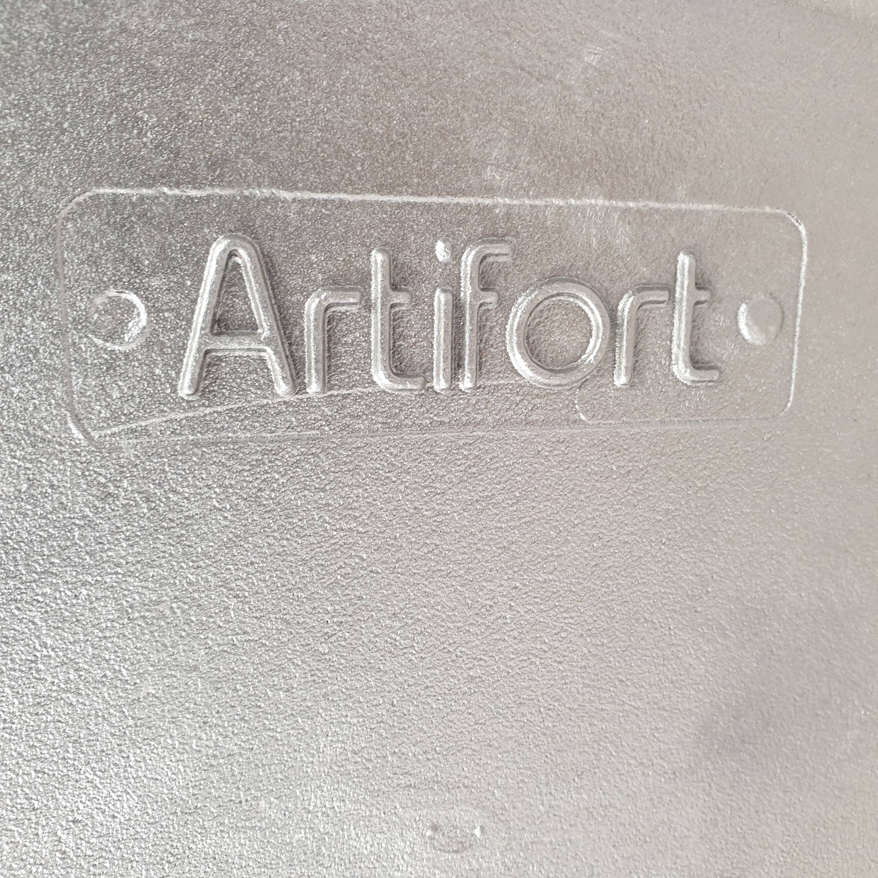 Round Dining Table by Pierre Paulin for Artifort