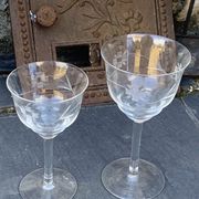 4 verres à vin art déco, motif floral ciselé, verre et cristal