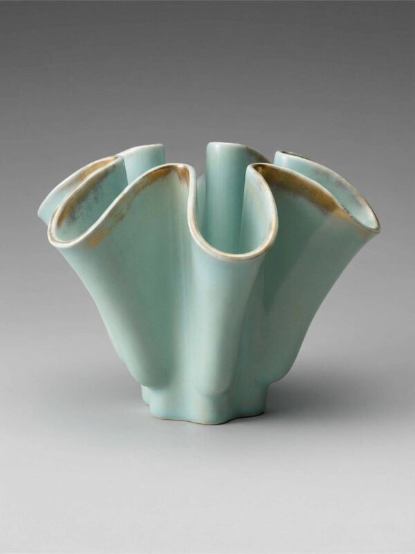 Vase en céramique B. Letalle Saint-Clément – modèle 9005 vert céladon, années 1950-60