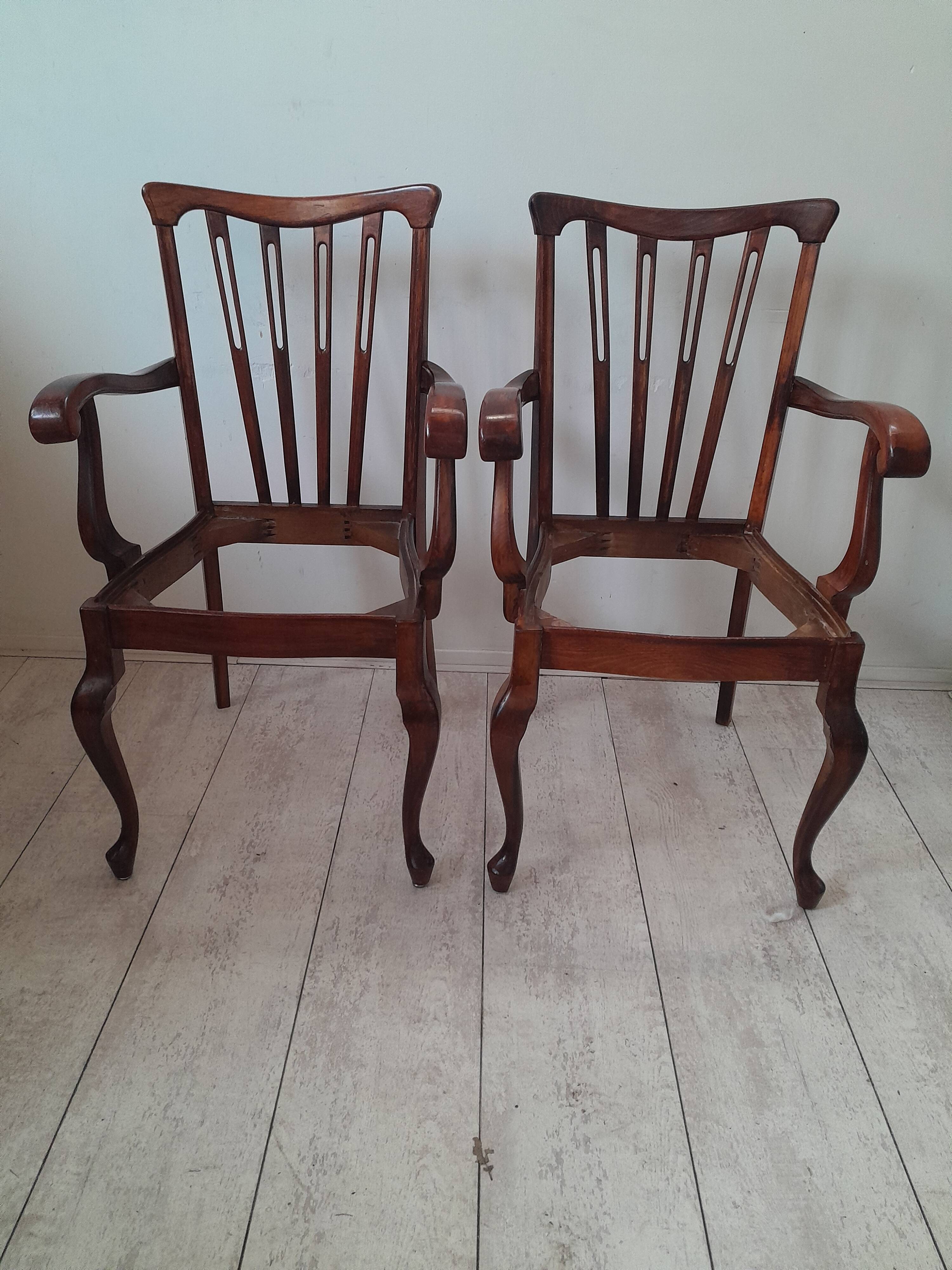 Paire de fauteuils de style Queen Anne originaux