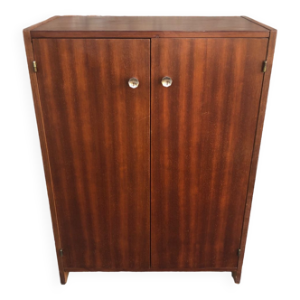 Shoe cabinet