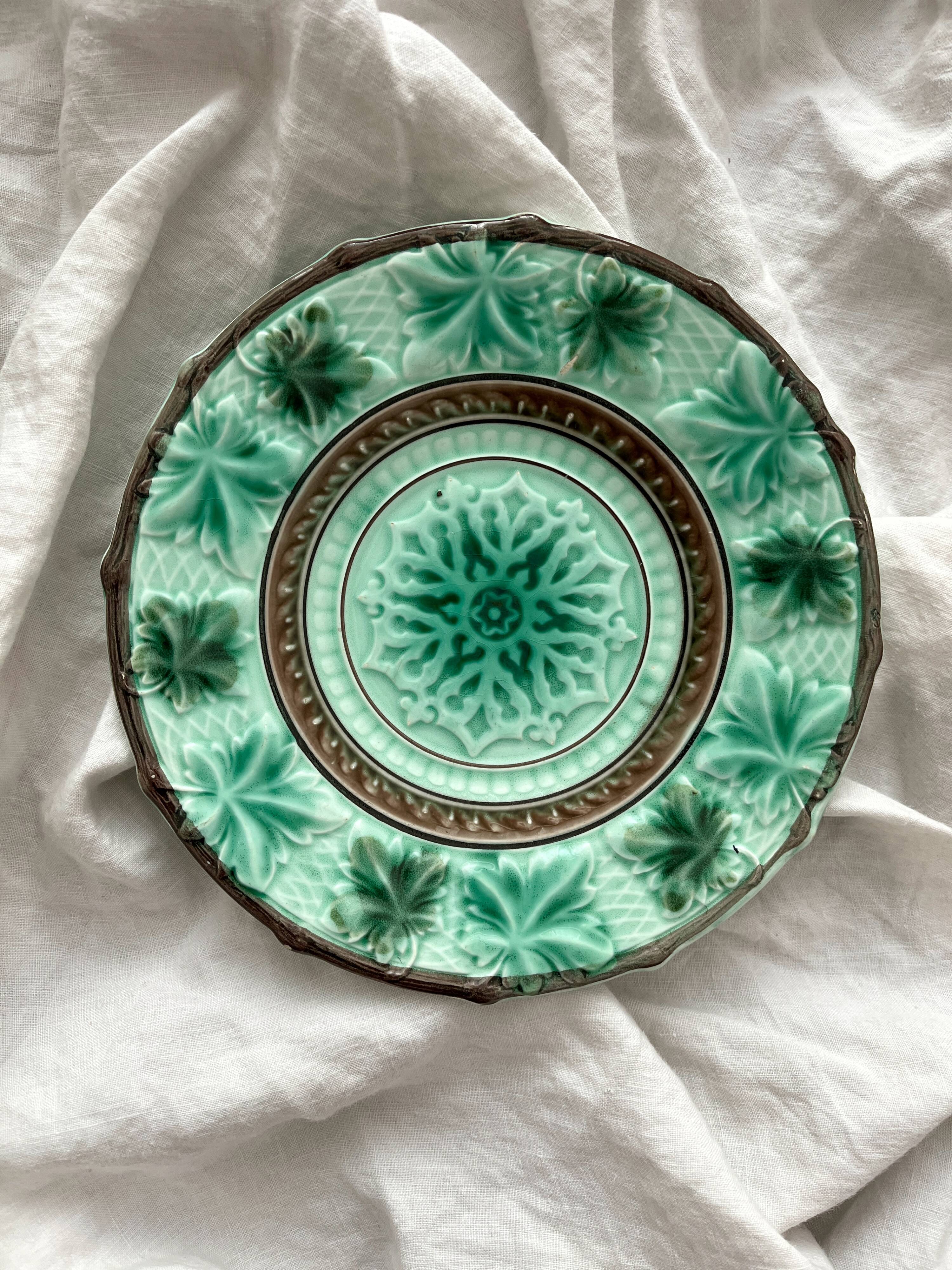 Antique Schramberg Villeroy & Boch earthenware plate, late 19th century