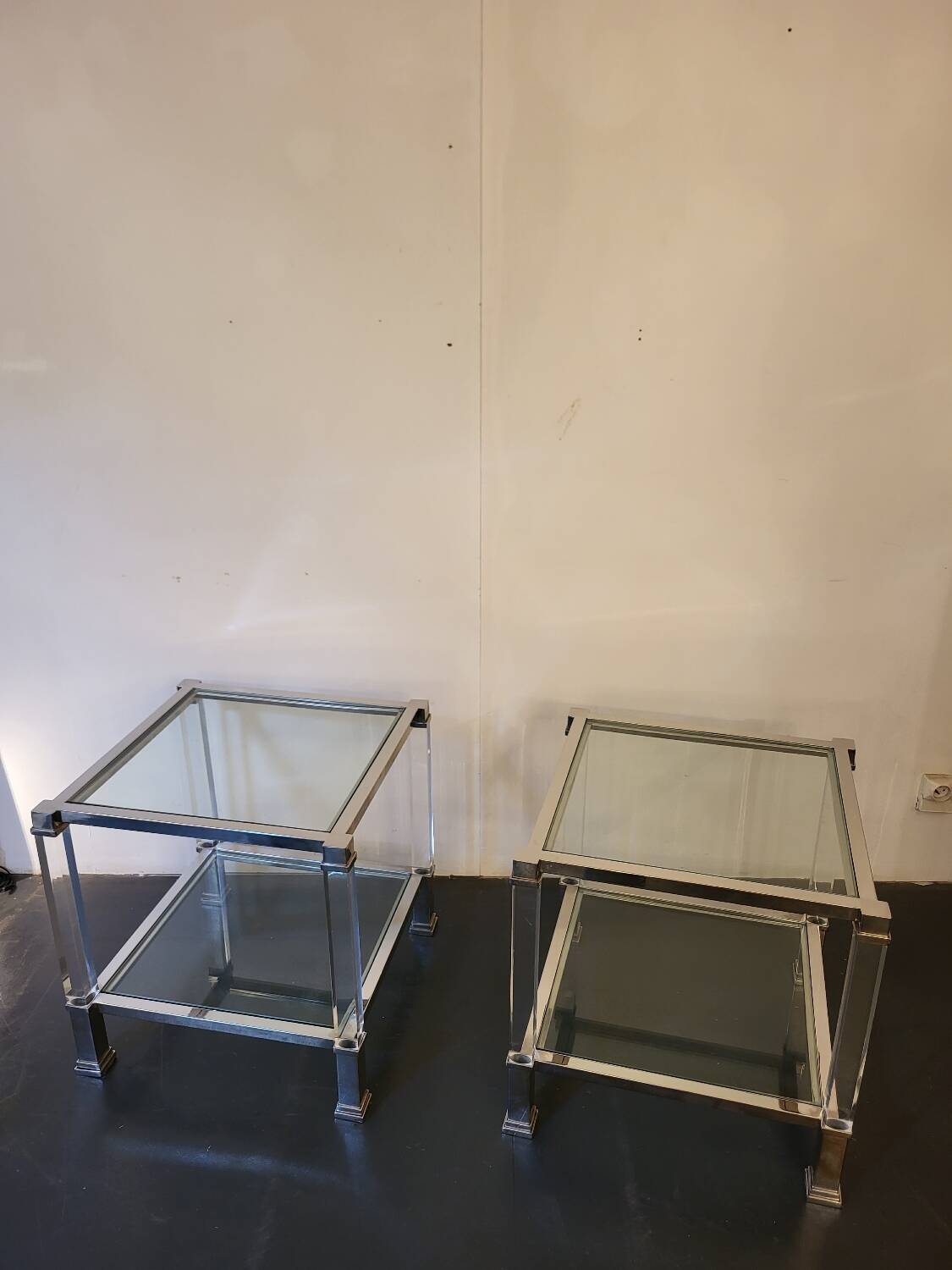 Paire de bouts de canapé en laiton chromé