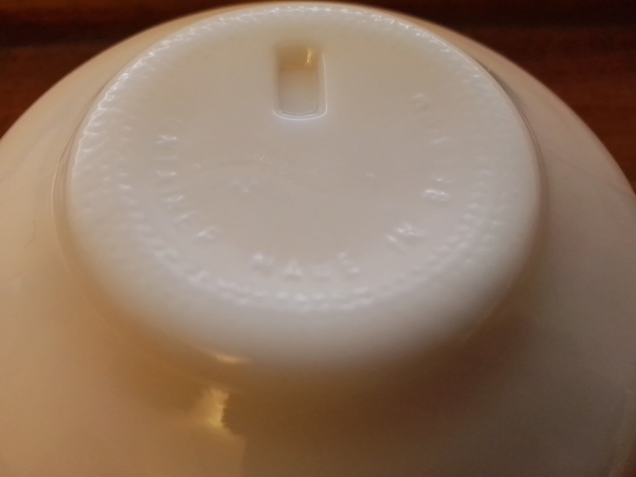 Lot 3 pots white opaline style