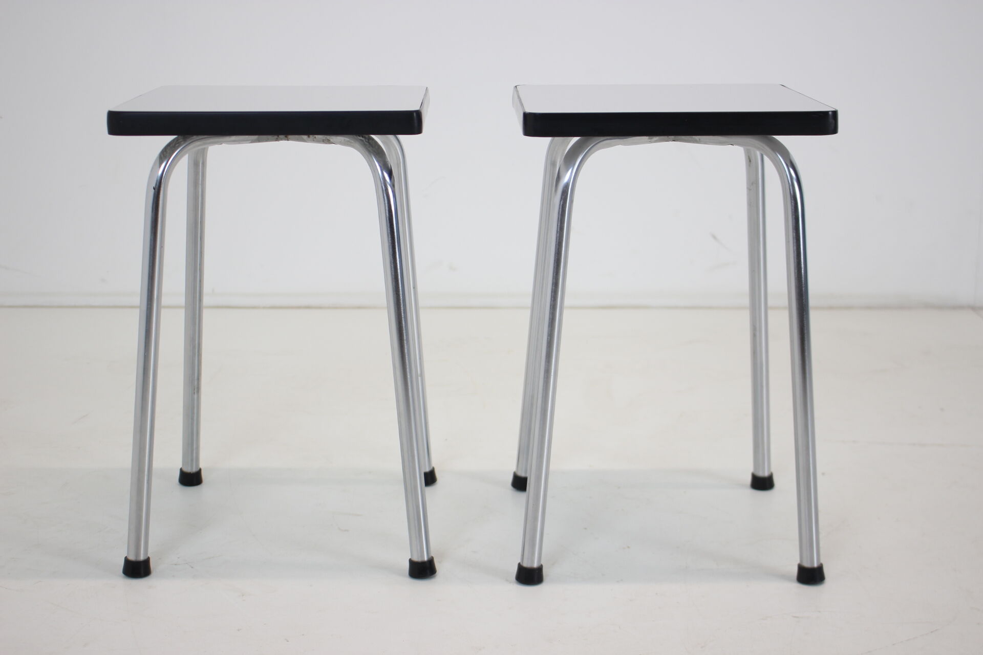 Paire d'appoints années 1960.