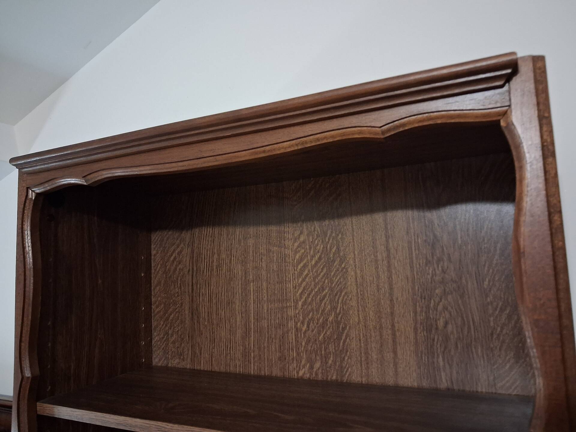 Set of 2 tall bookshelves