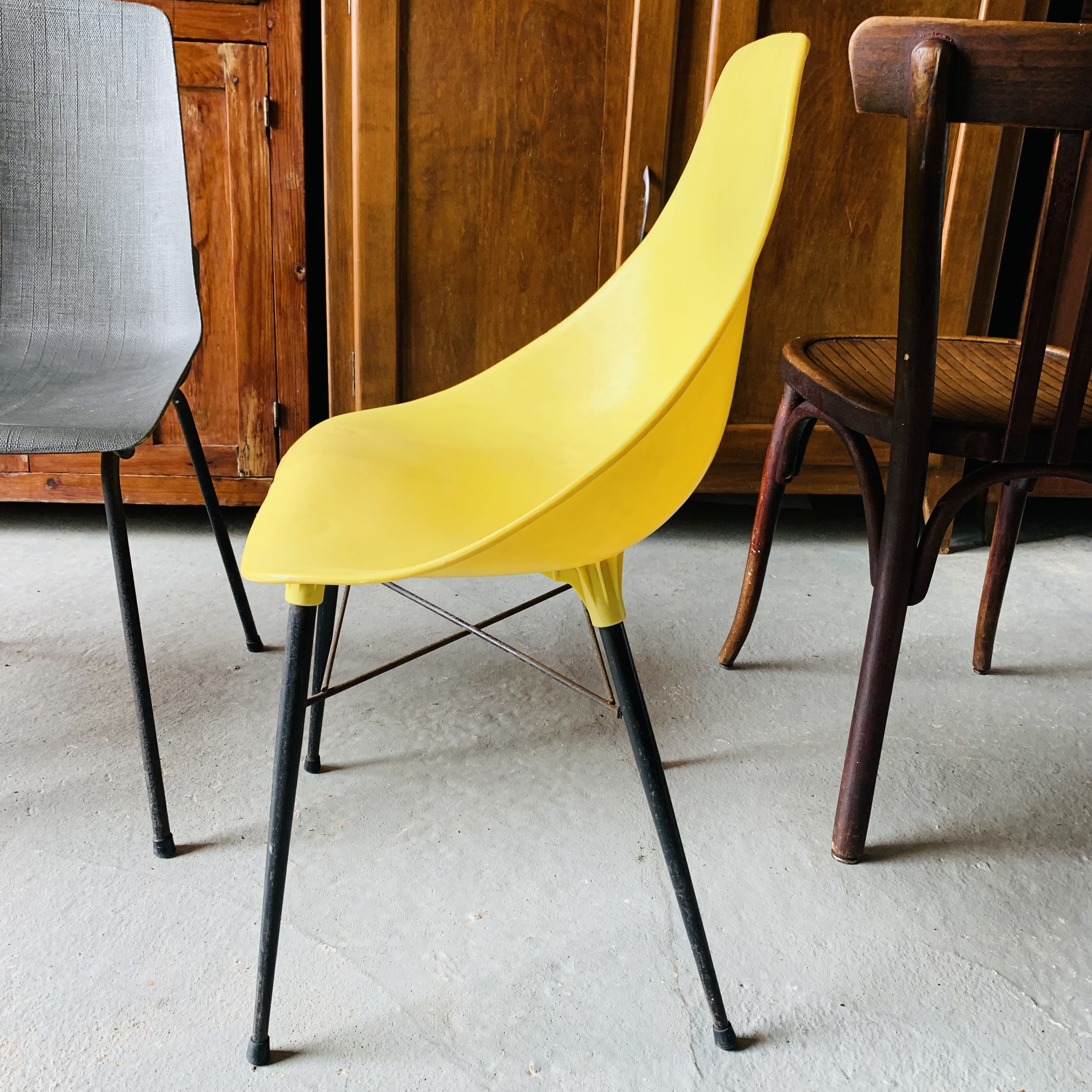 4 chaises dépareillées