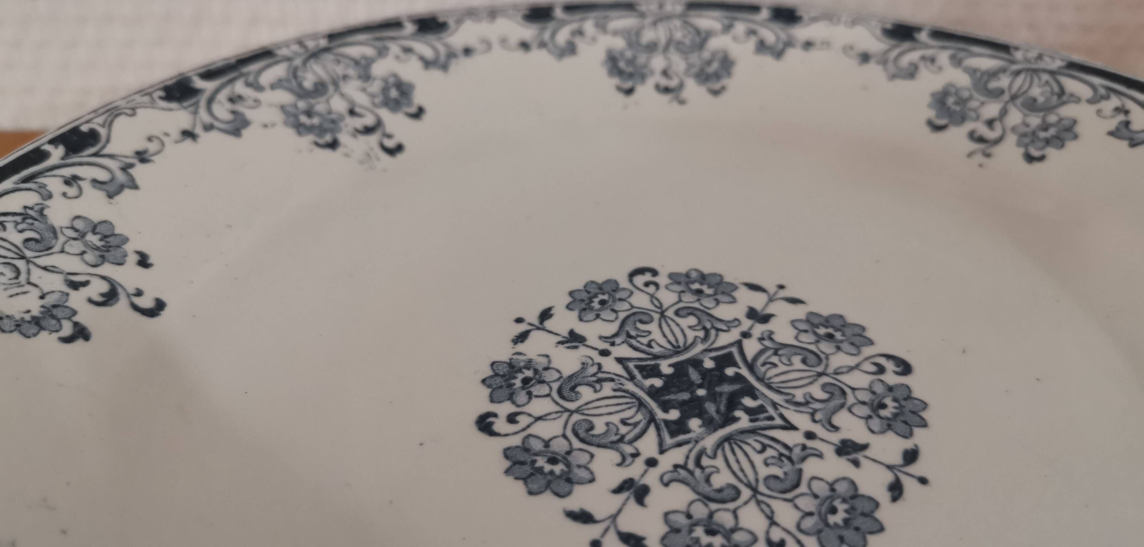 Blue/green iron earth shower bowl, “Mignon” model, H & Cie Sarreguemines