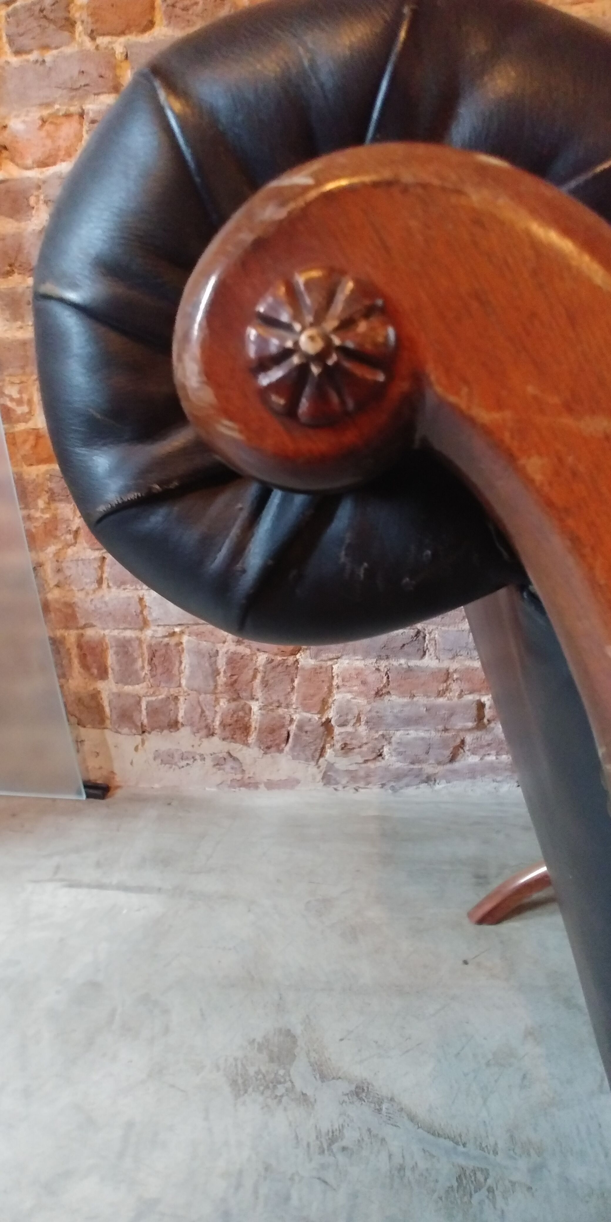 Chesterfield Victoria