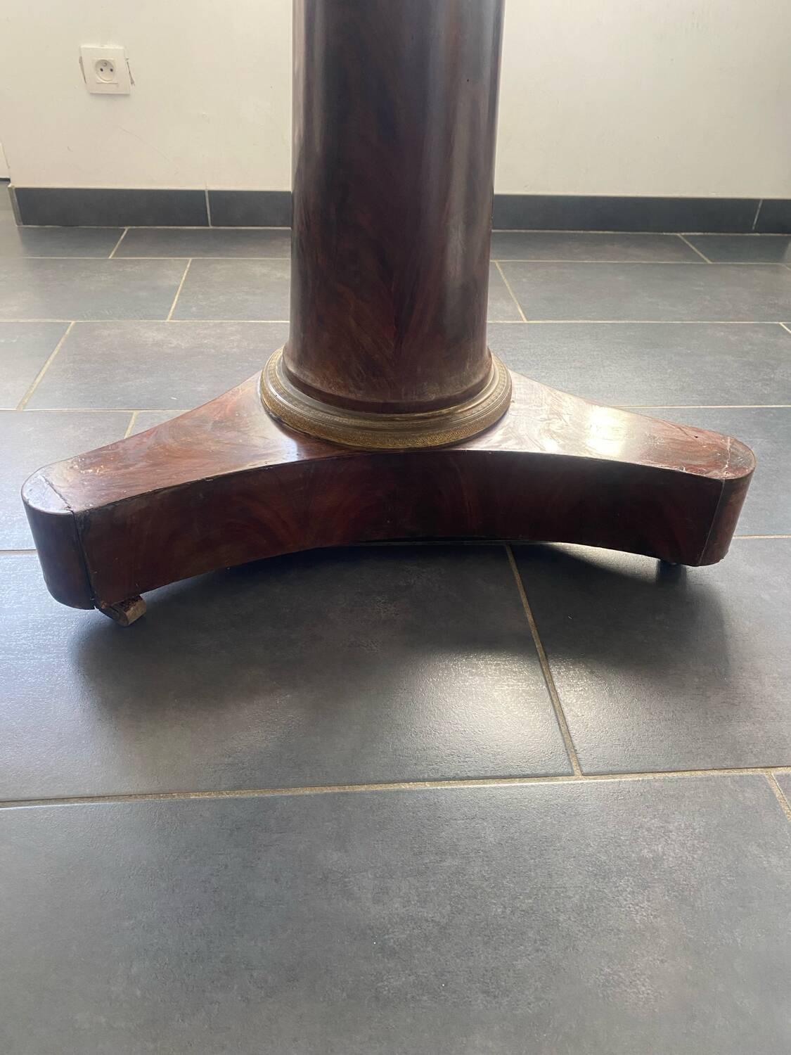 Empire period gueridon in mahogany and gilded bronze