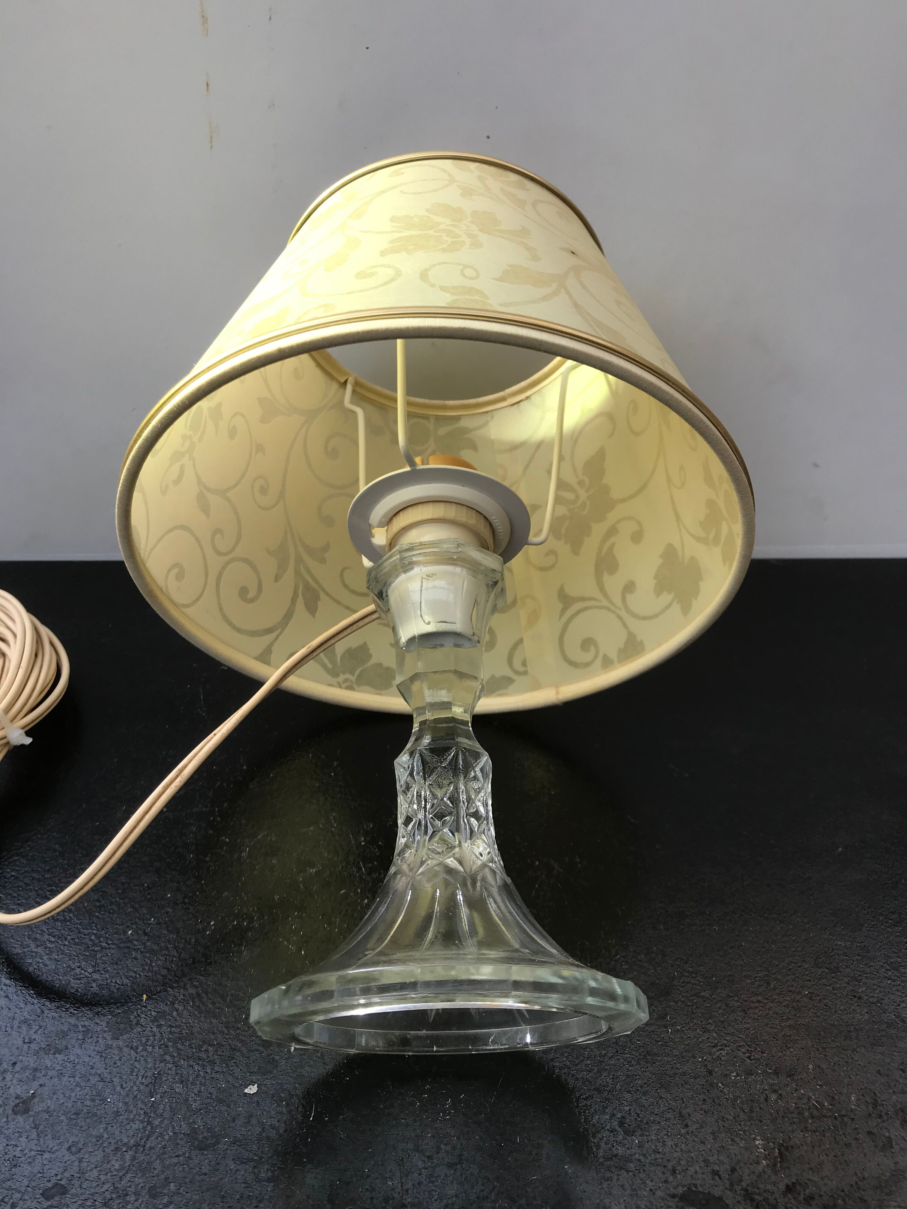 Former body lamp moulded glass - vintage cream daybat