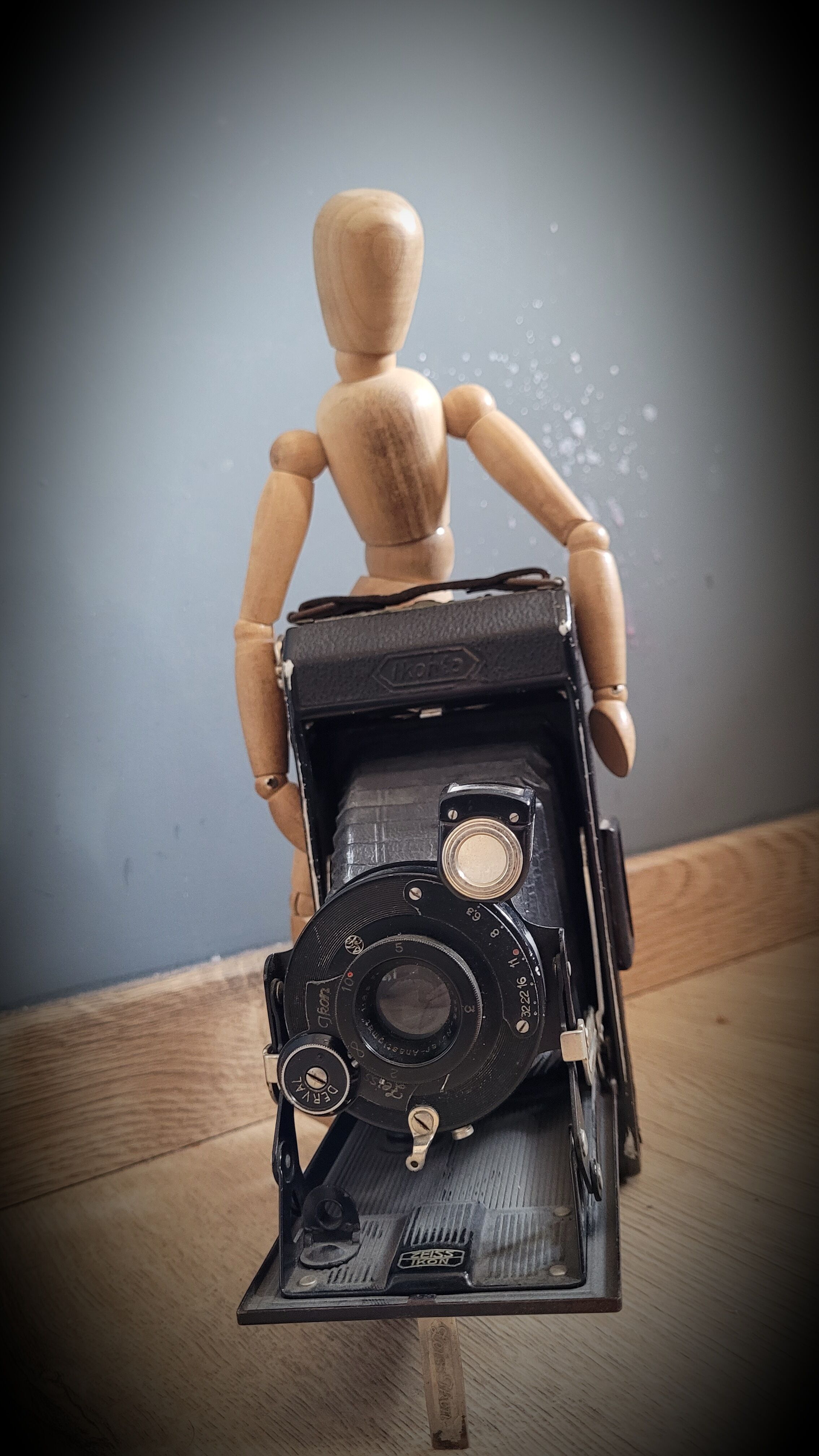 Zeis Ikonta bellows camera