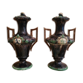 Paire de vases en faïence polychrome vers 1860