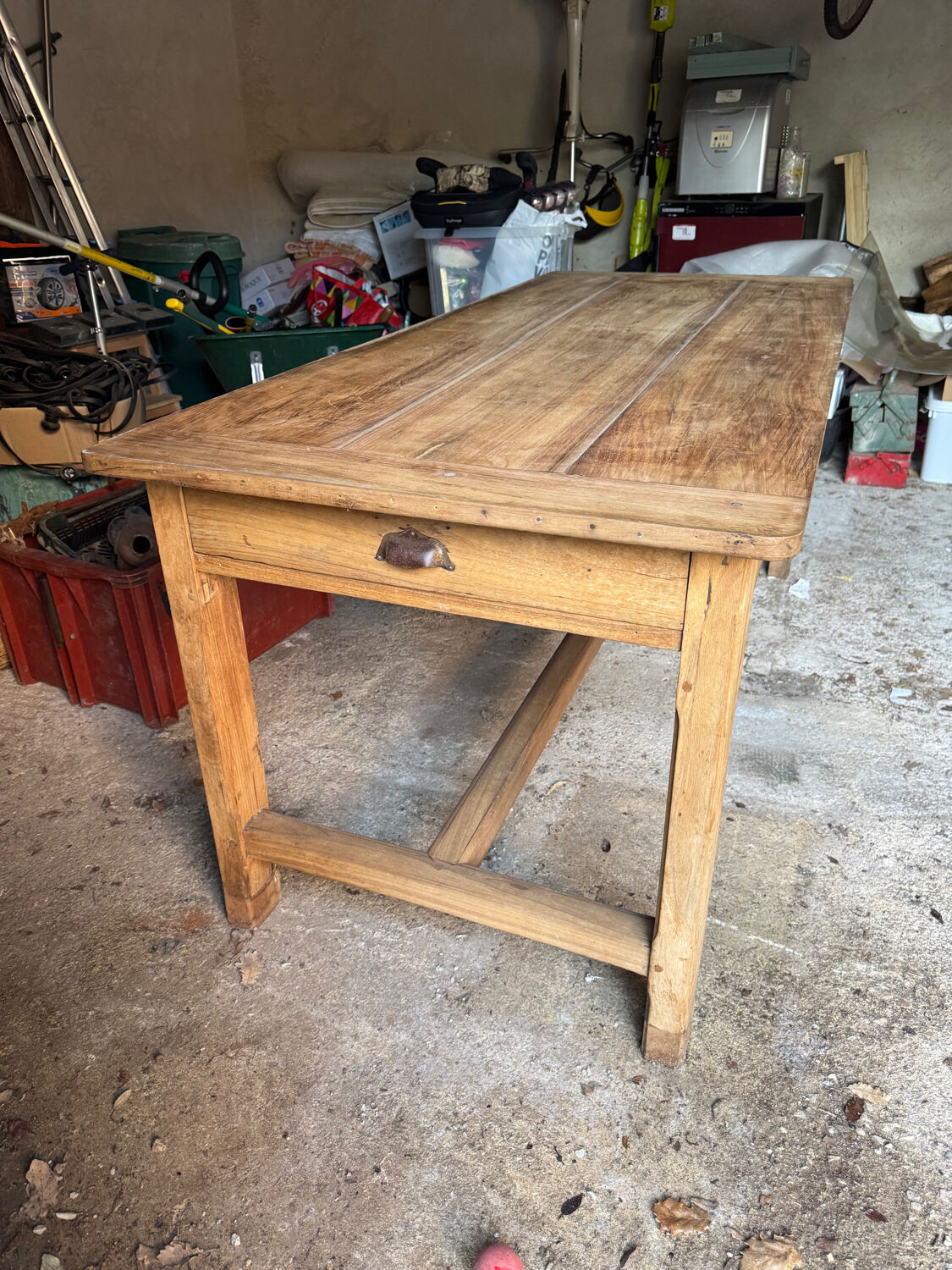 Farm table in walnut