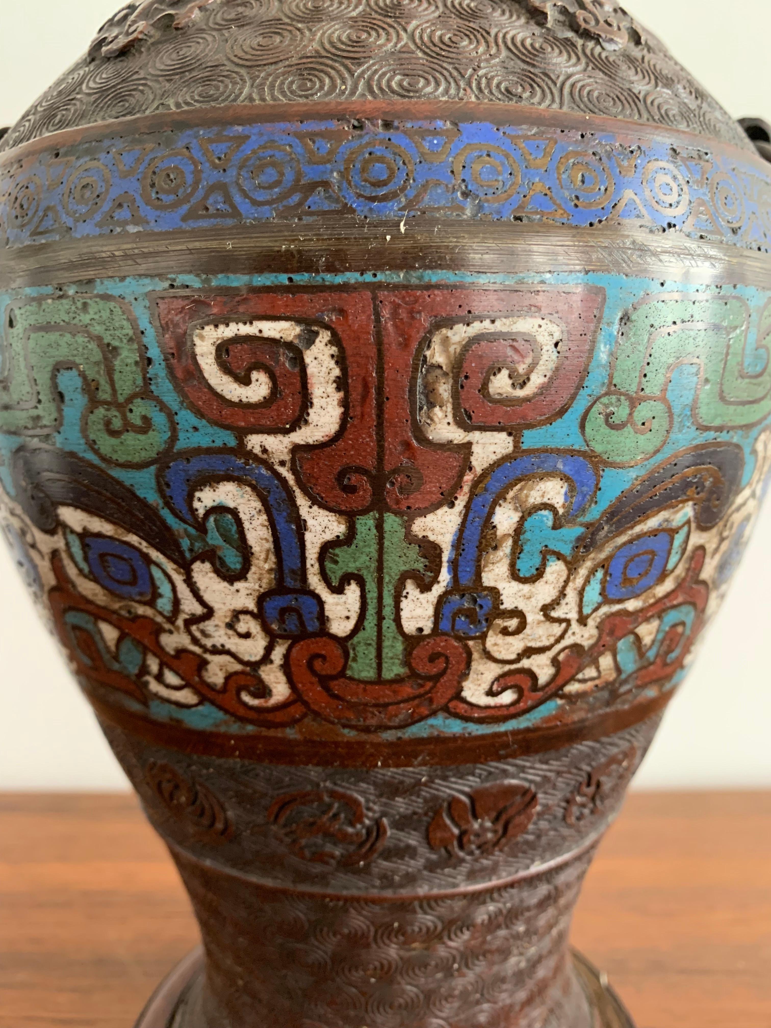 Partitioned table lamp in bronze, China 1880