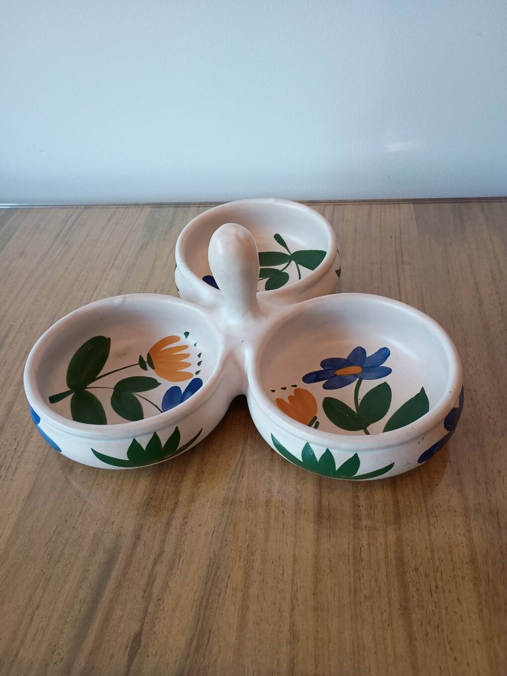 Hand-painted ceramic aperitif plate – Poteries du Marais