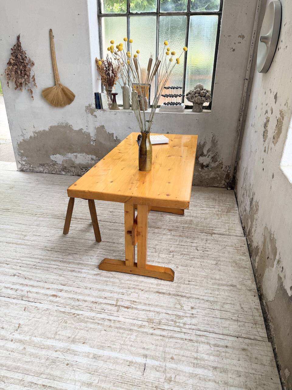 Perriand mountain furniture table 1970