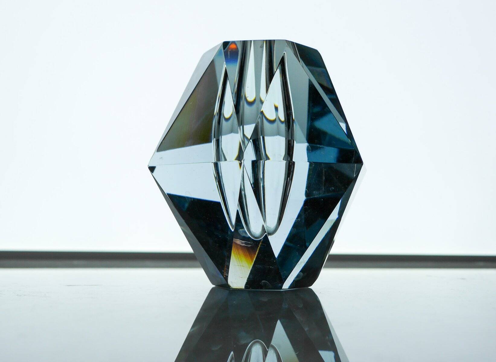 Diamond-shaped crystal vase from Strömbergshyttan