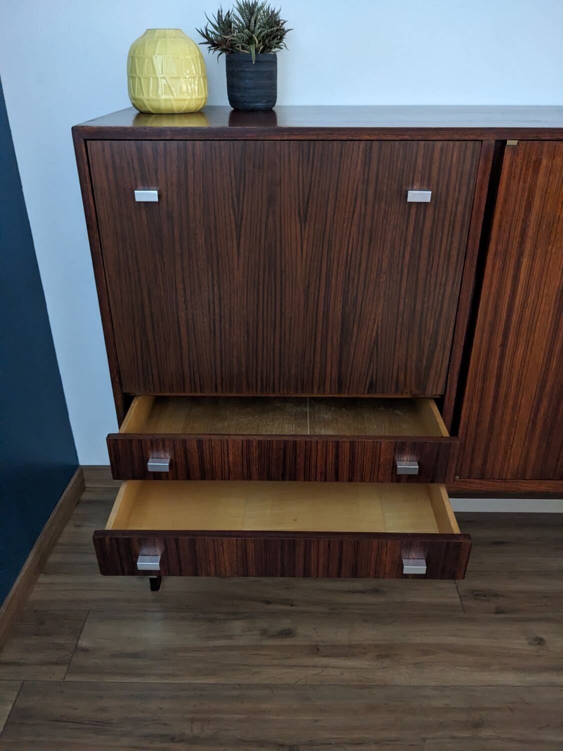 Vintage modernist enfilade