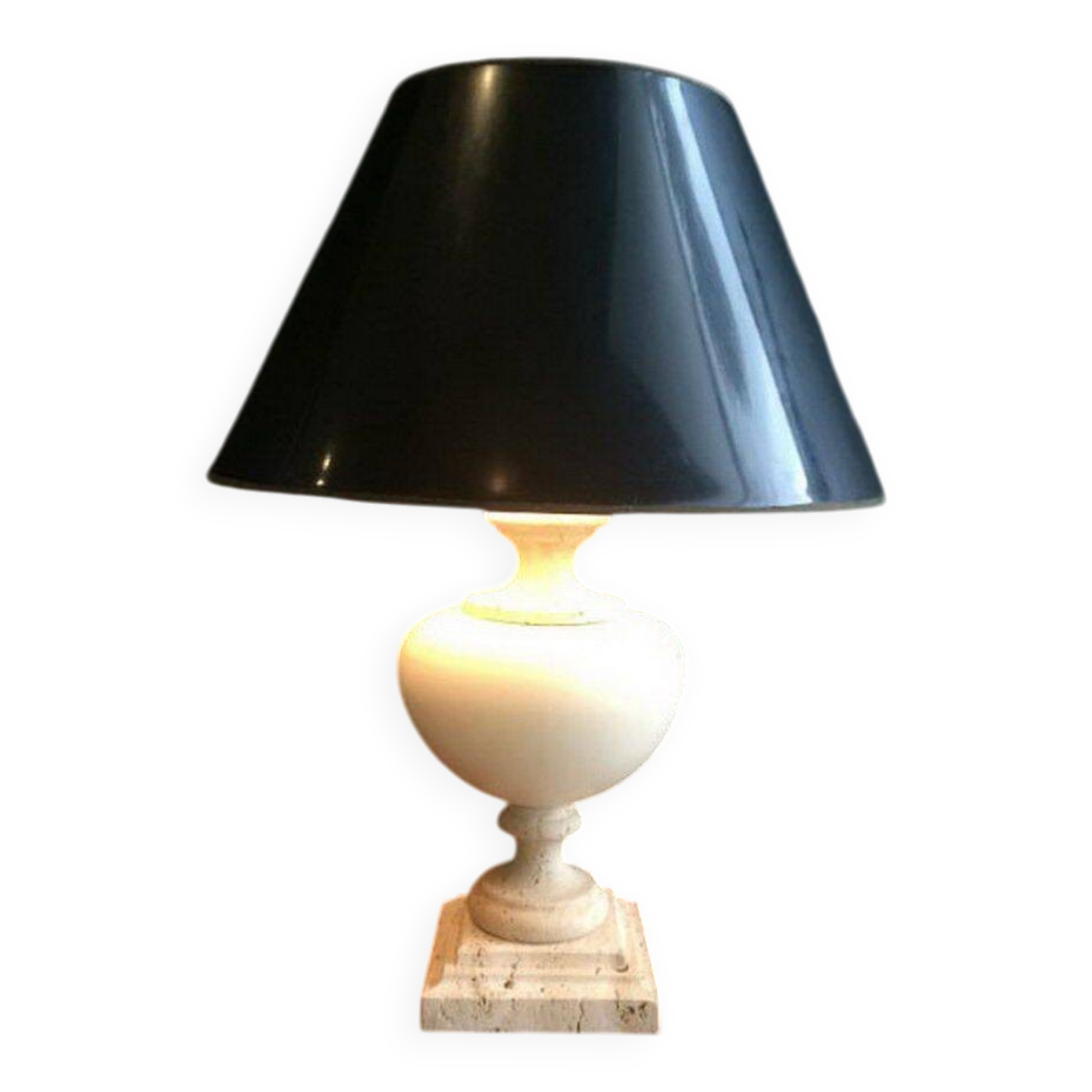 Ceramic lamp on a travertine base