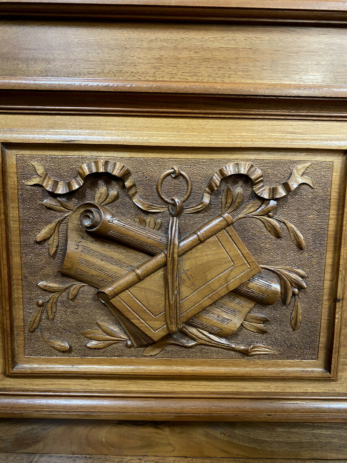 Renaissance library in solid walnut around 1850