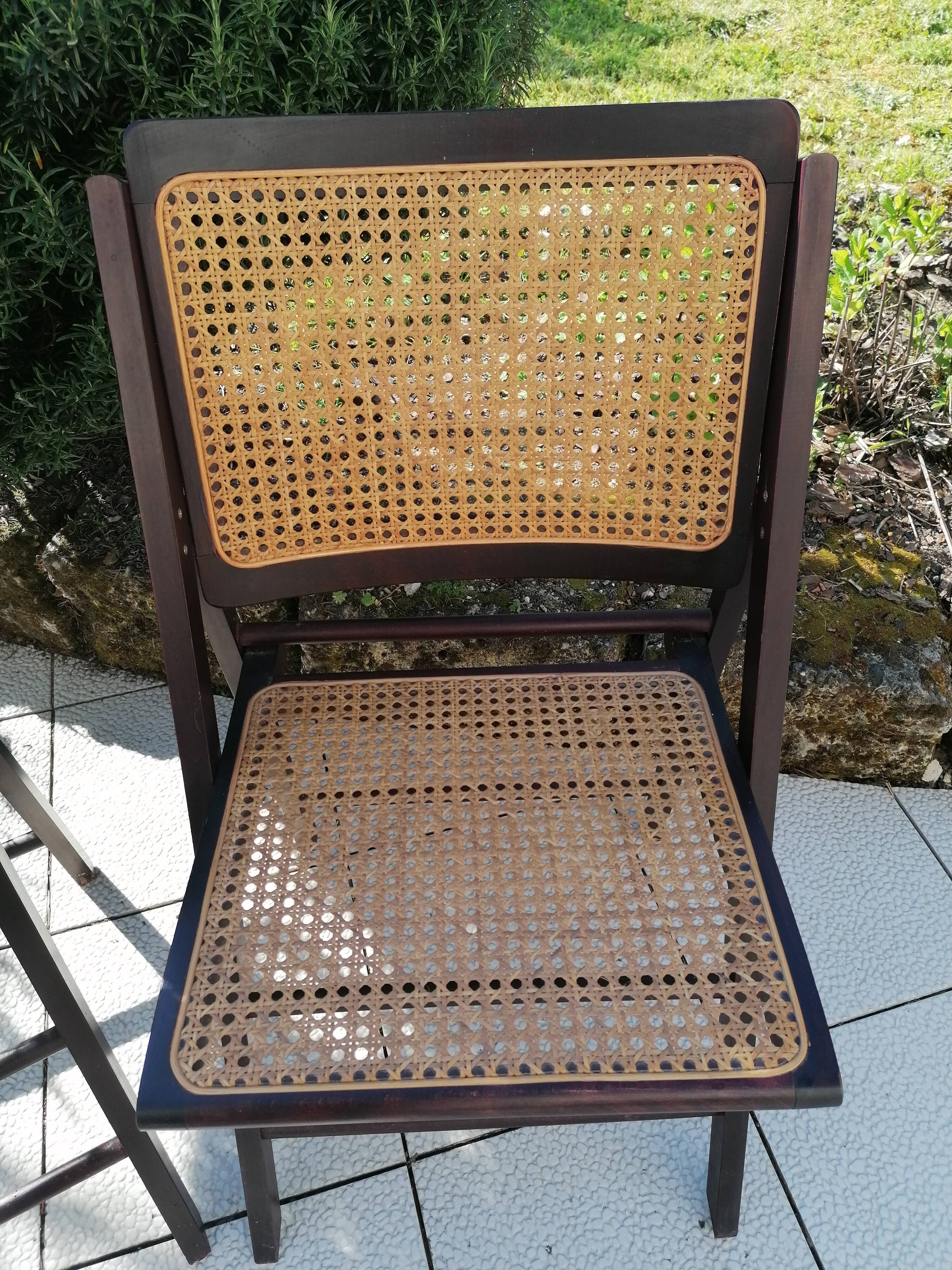 folding chairs canned