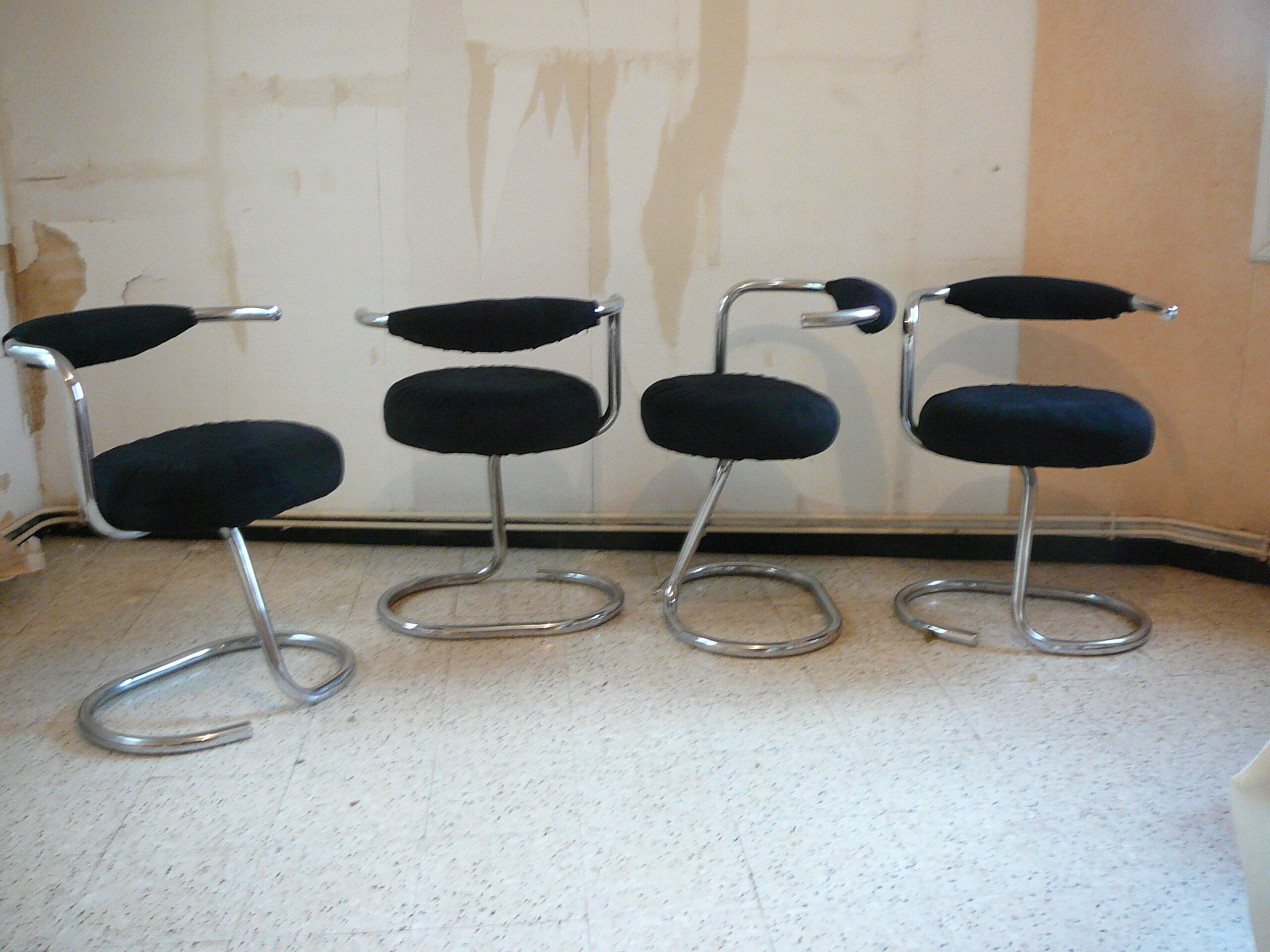 4 chairs by Giotto Stoppino mdéle Cobra