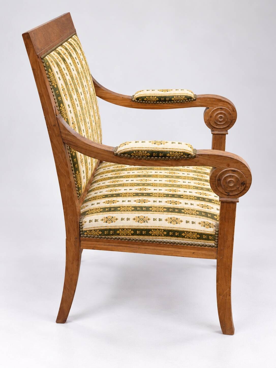 Antique armchair with wooden crossbars – Restoration style