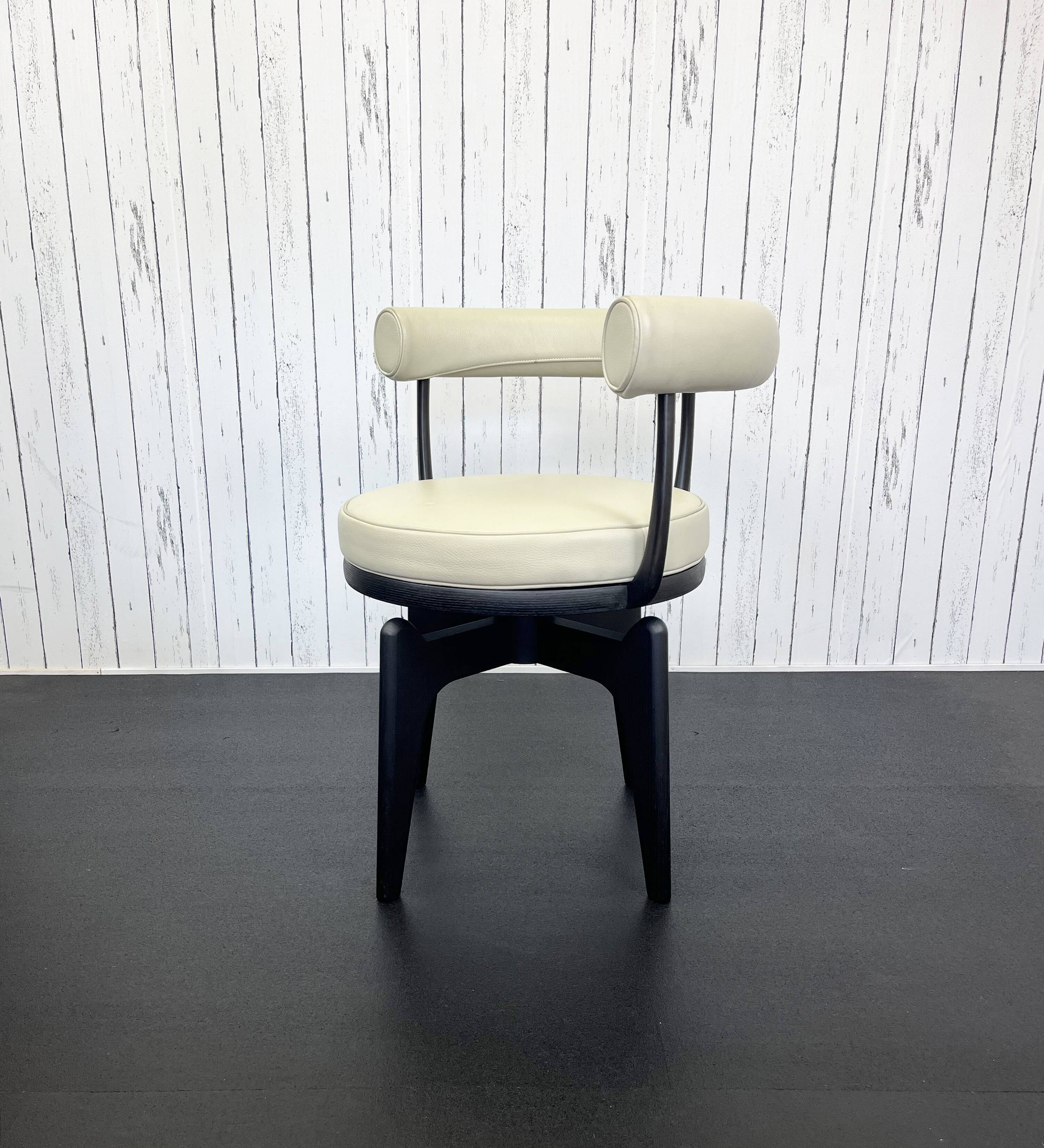 Poltrona Indochine Le Corbusier Cassina Charlotte Perriand
