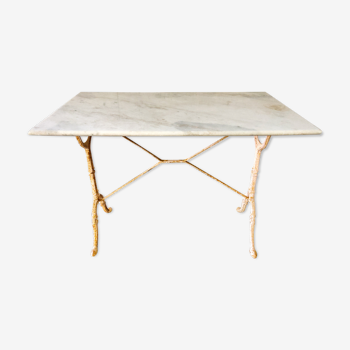 1920s bistro table in cast iron and white Carrara marble