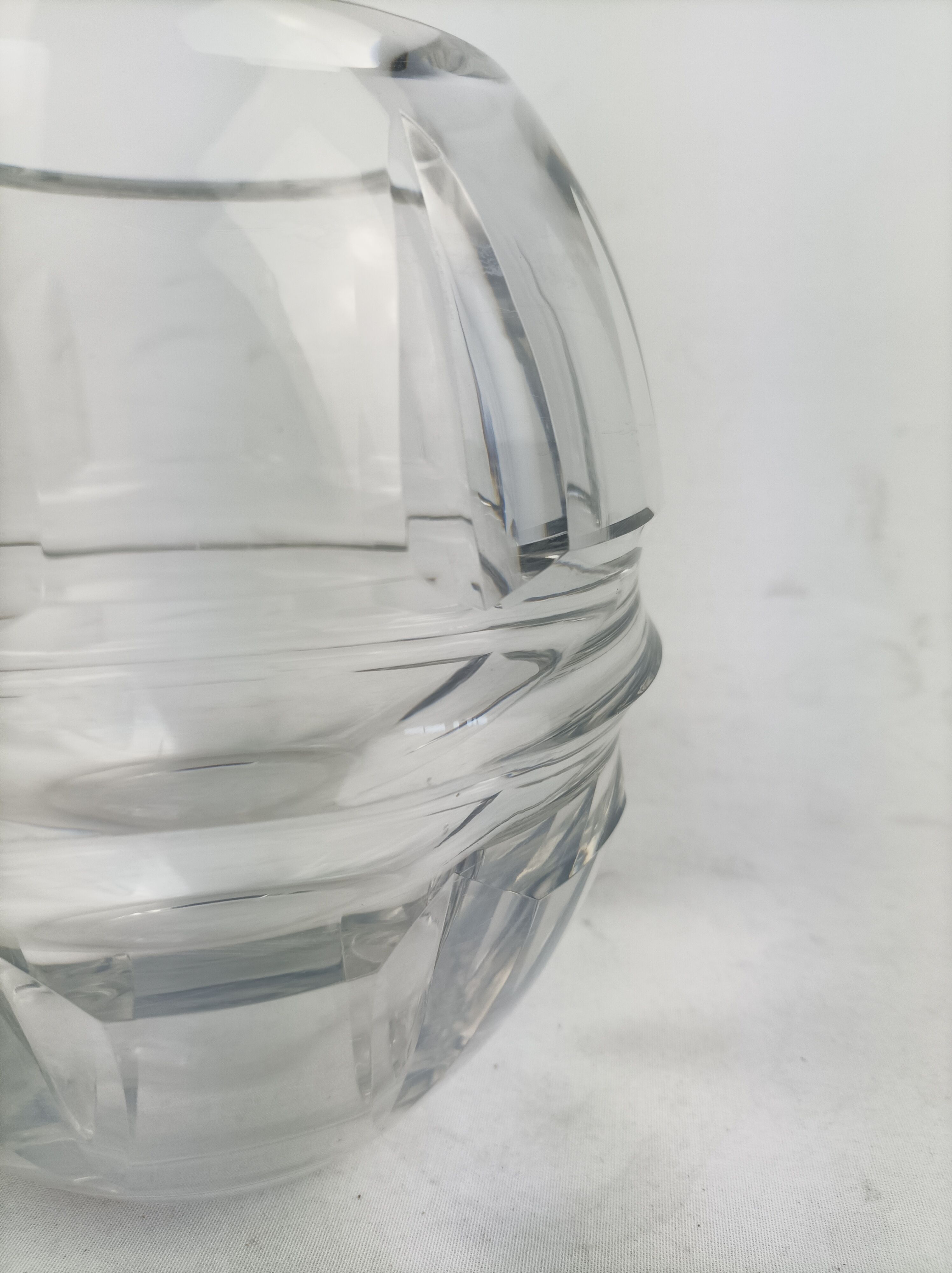 Baccarat vase ball art-deco