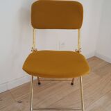 2 Vintage Eyrel folding chairs in mustard yellow and gold – Chic retro design